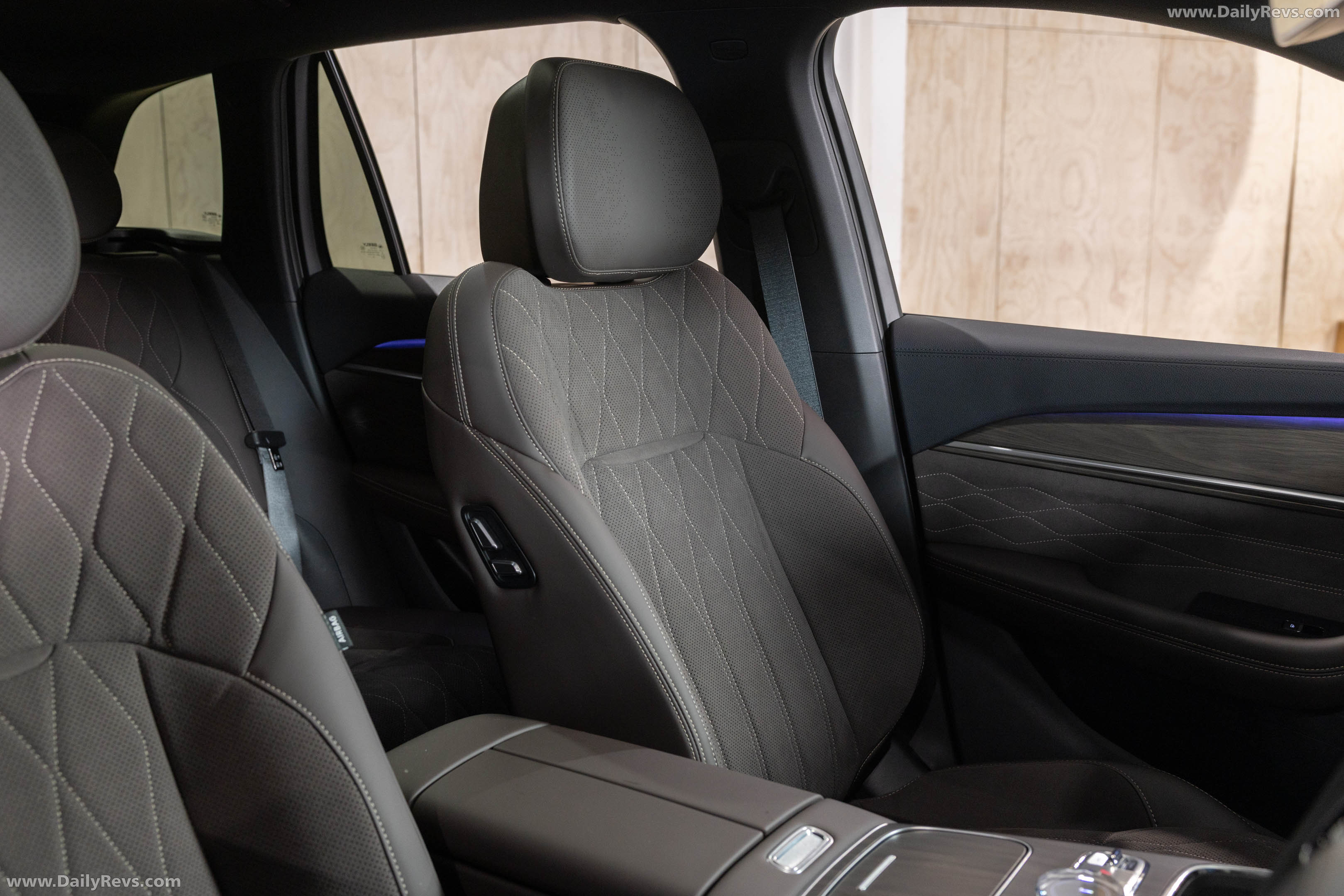 2027 Geely Monjaro EM-i Interior