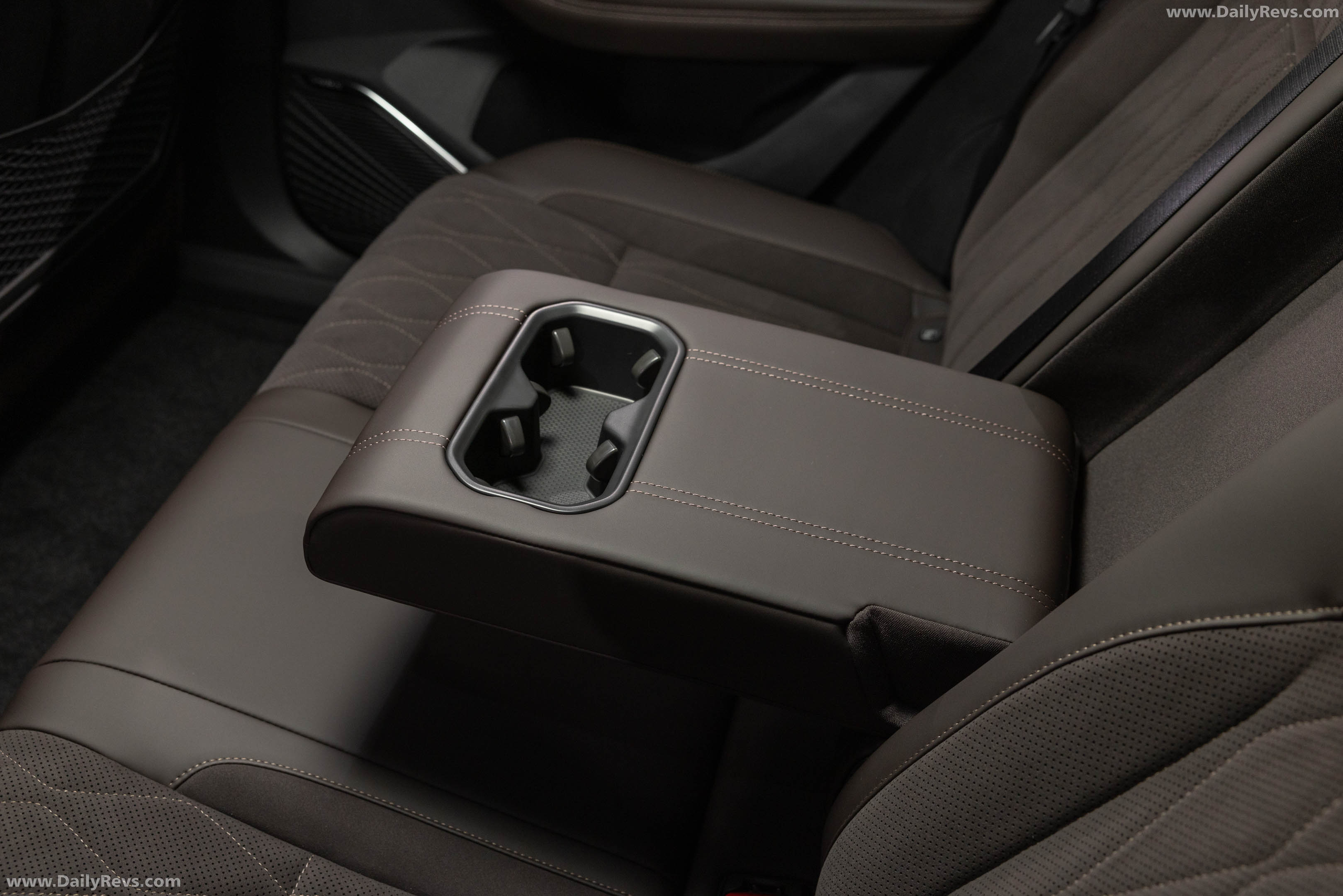 2027 Geely Monjaro EM-i Interior