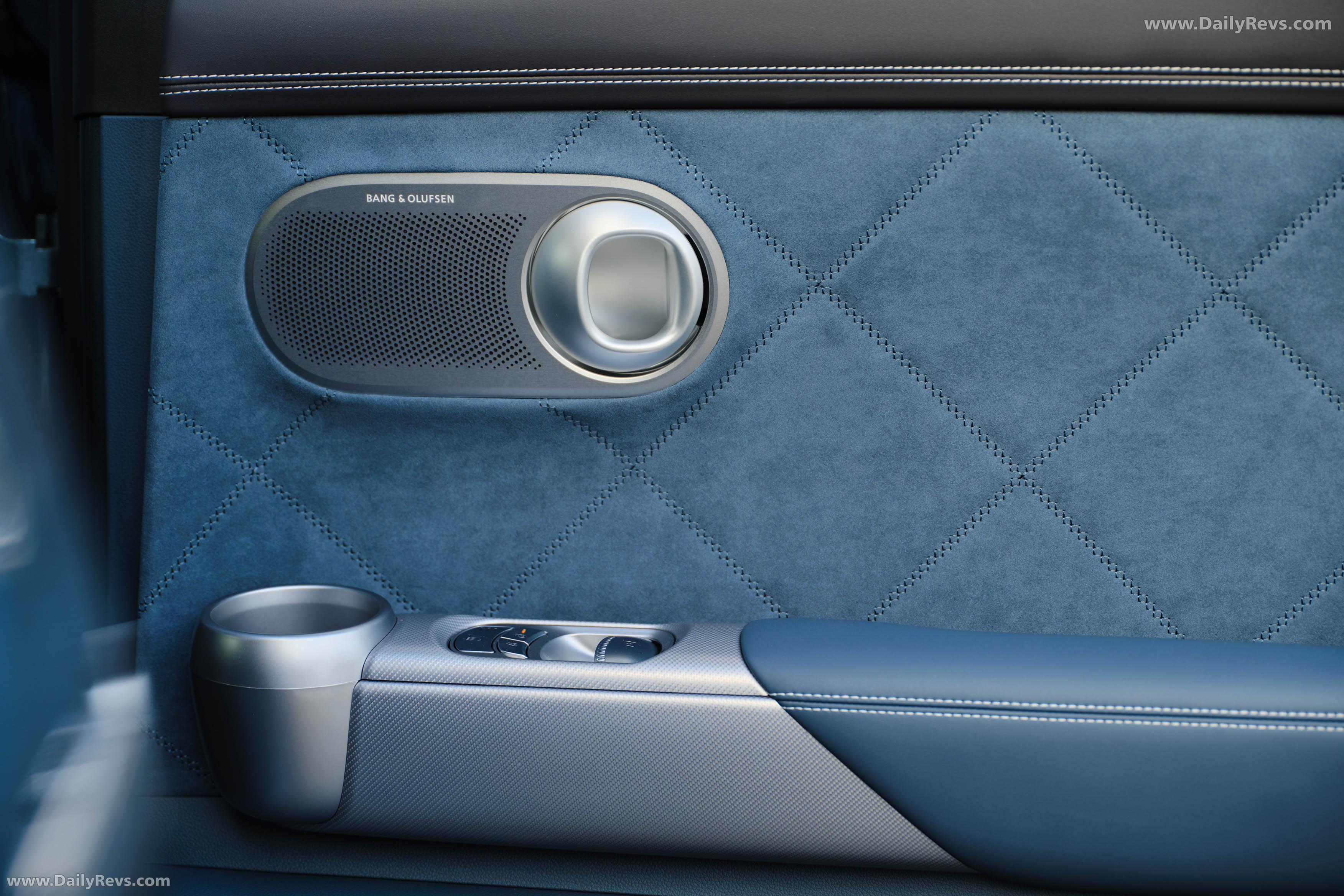 2025 Genesis GV60 US Version Interior