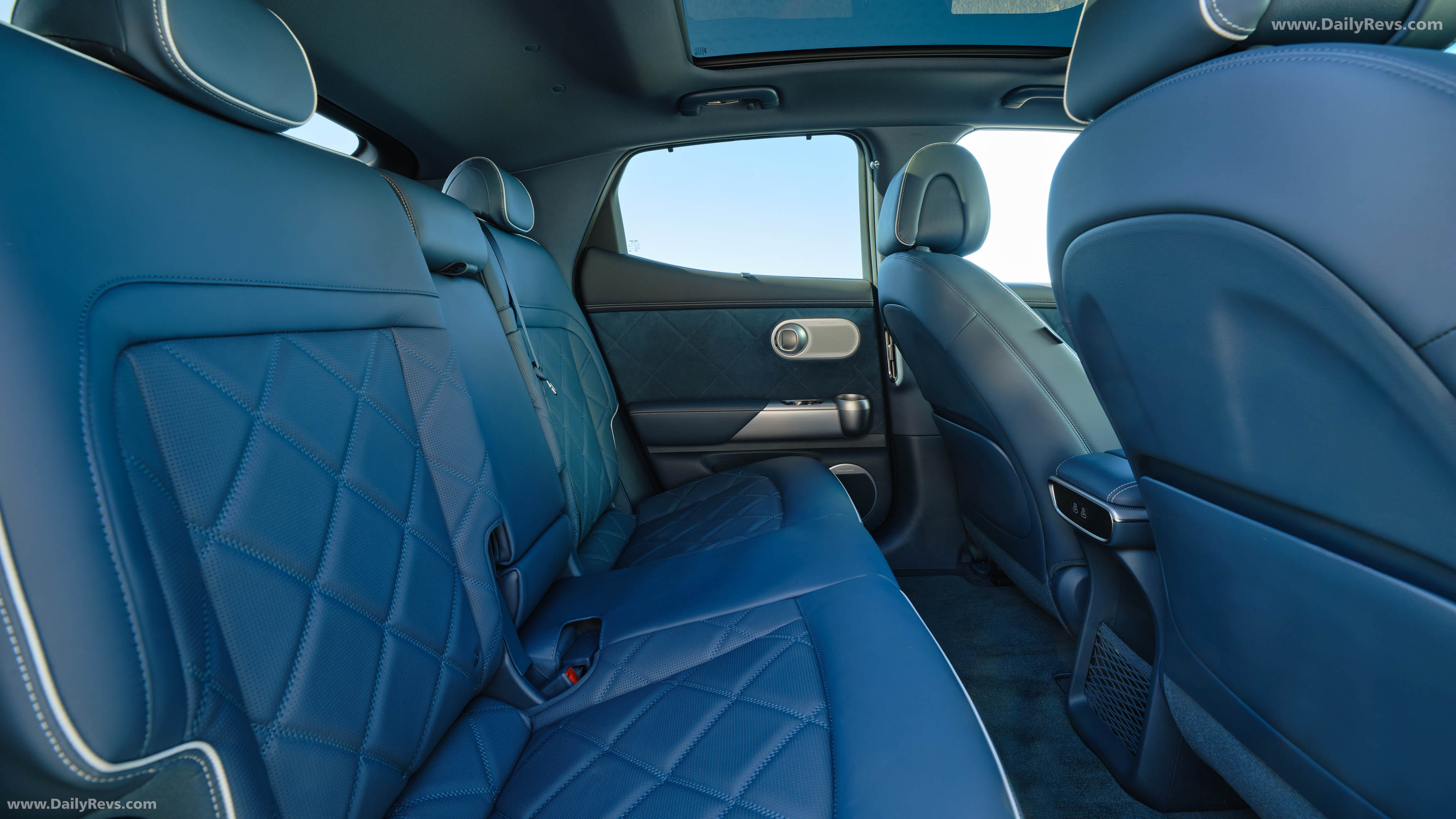 2025 Genesis GV60 US Version Interior