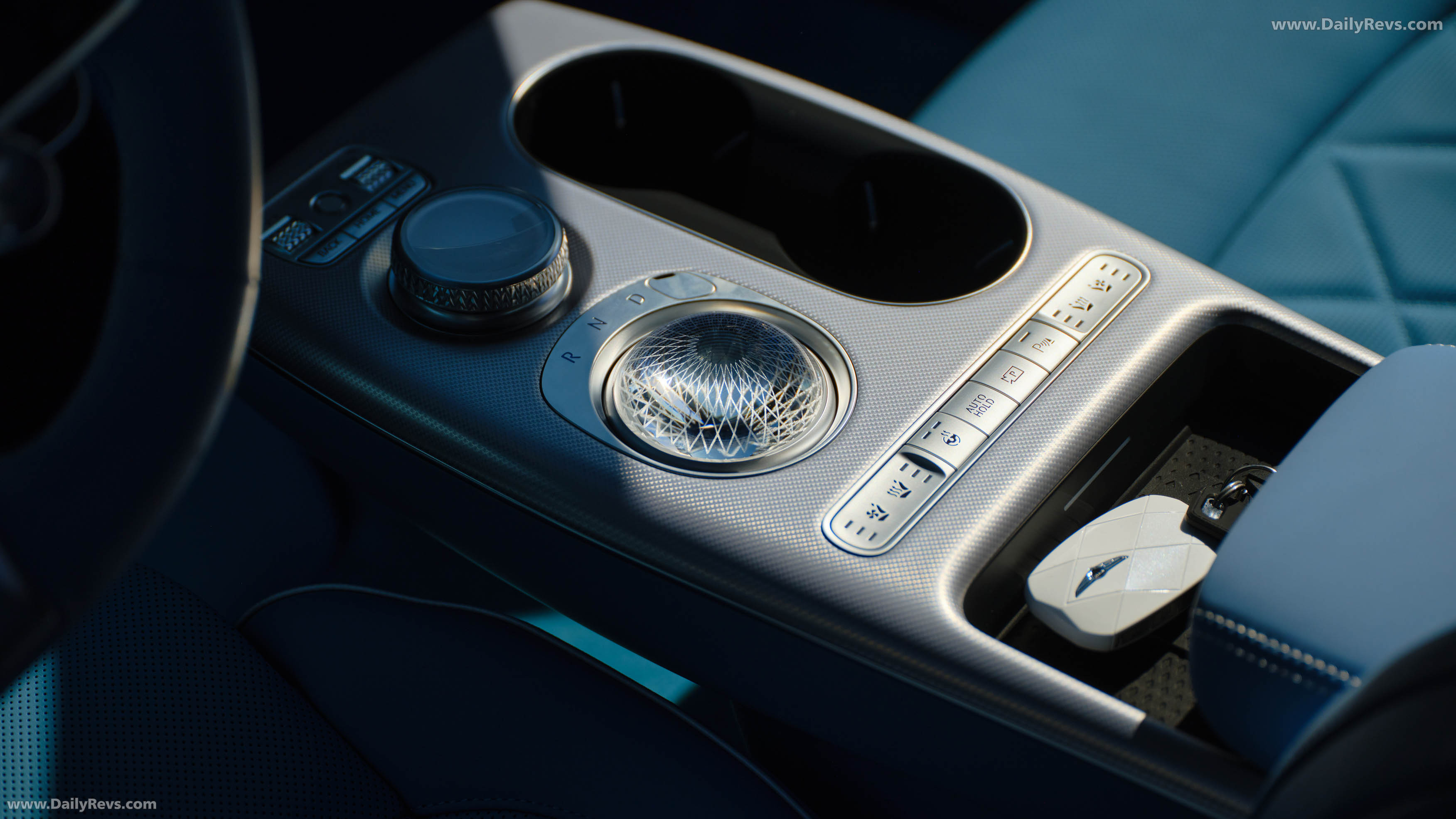 2025 Genesis GV60 US Version Interior