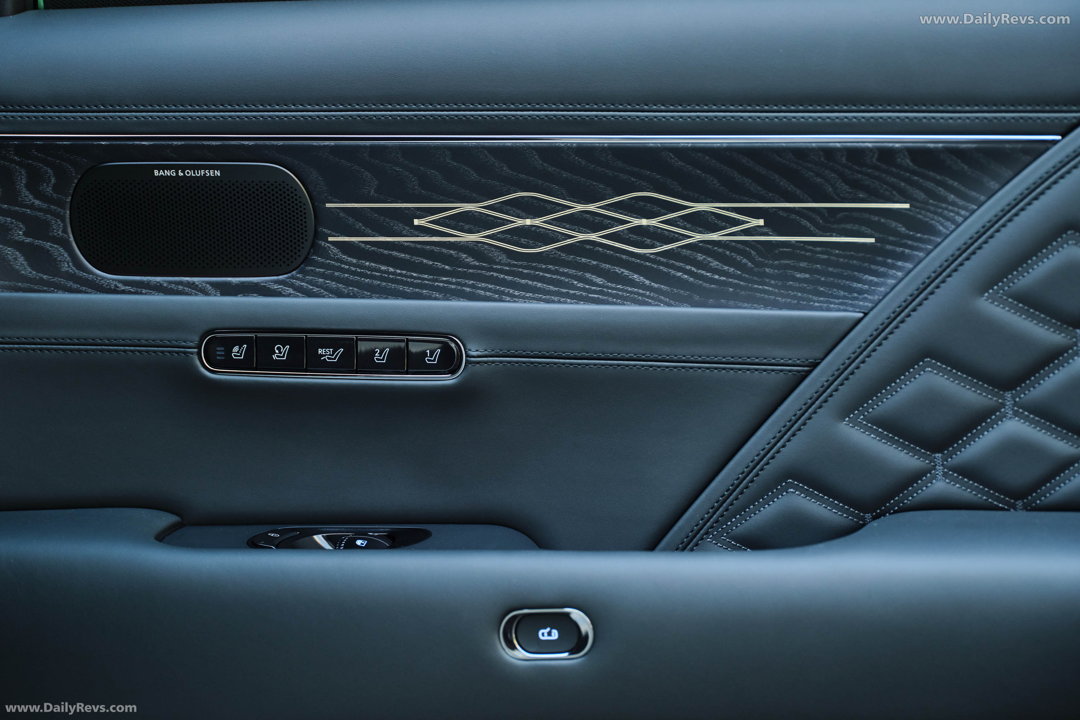 2026 Genesis G90 Prestige Black Interior