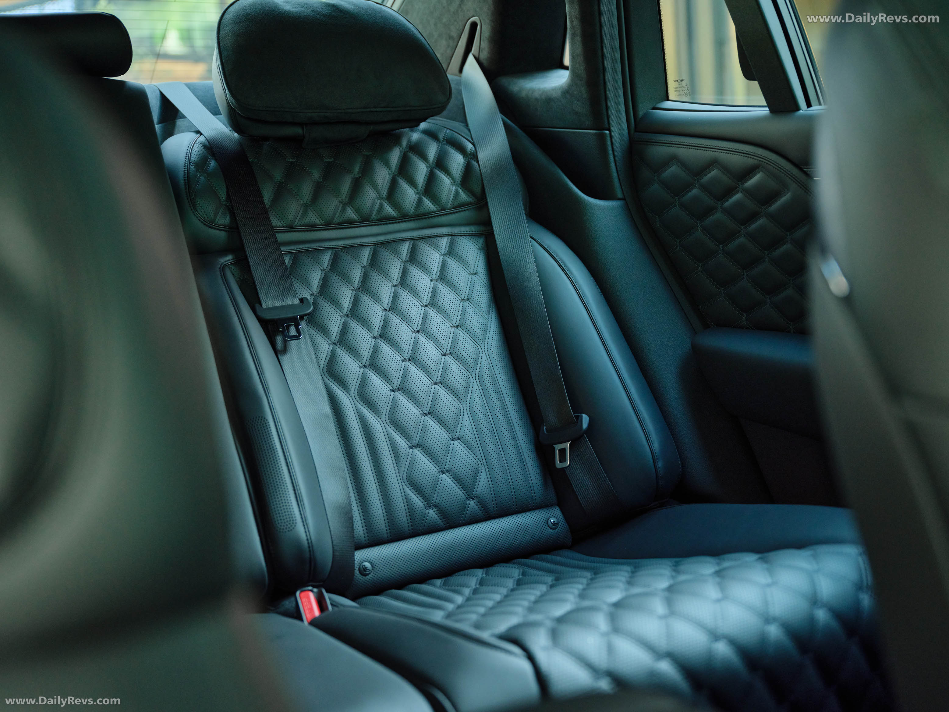 2026 Genesis G90 Prestige Black Interior