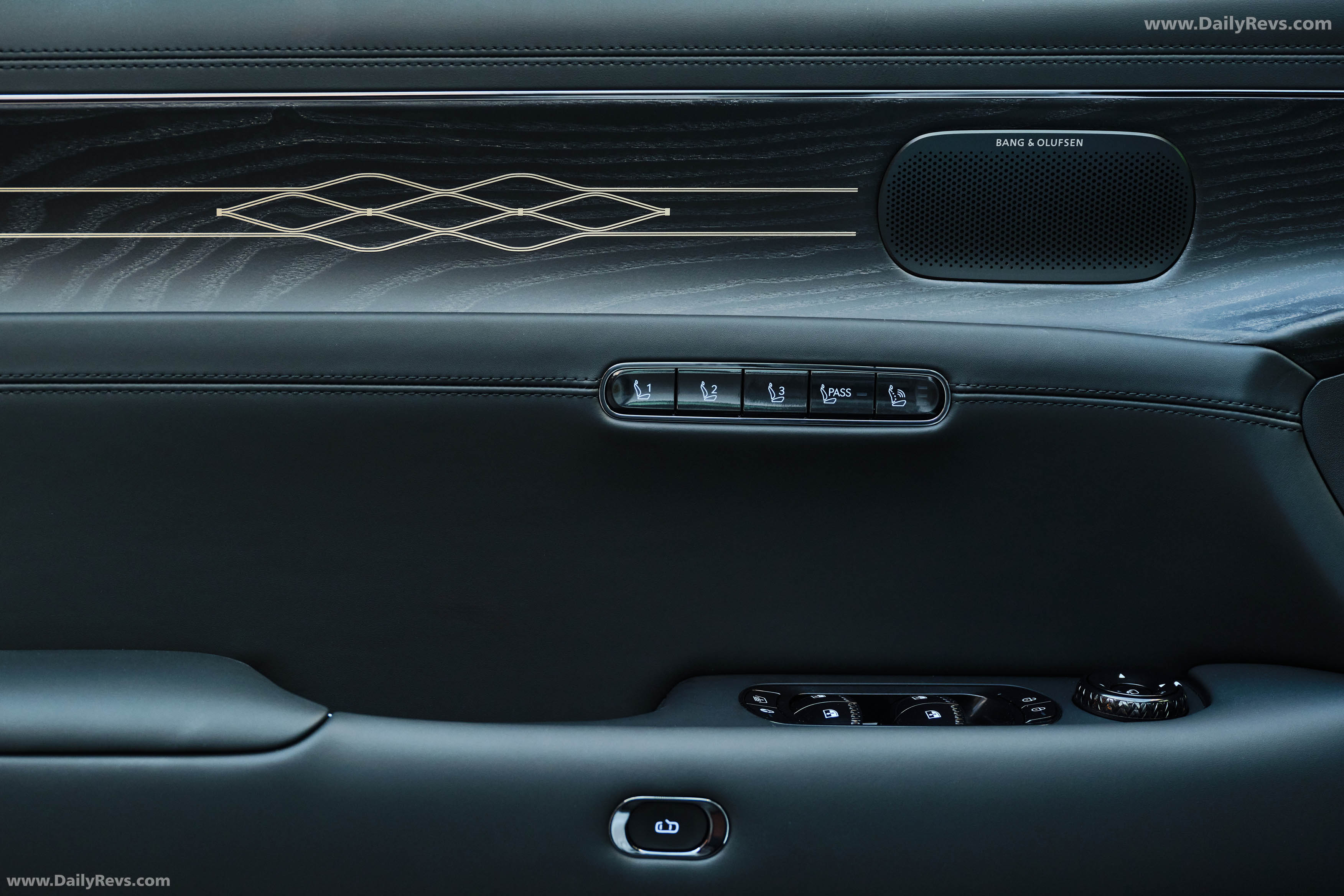 2026 Genesis G90 Prestige Black Interior