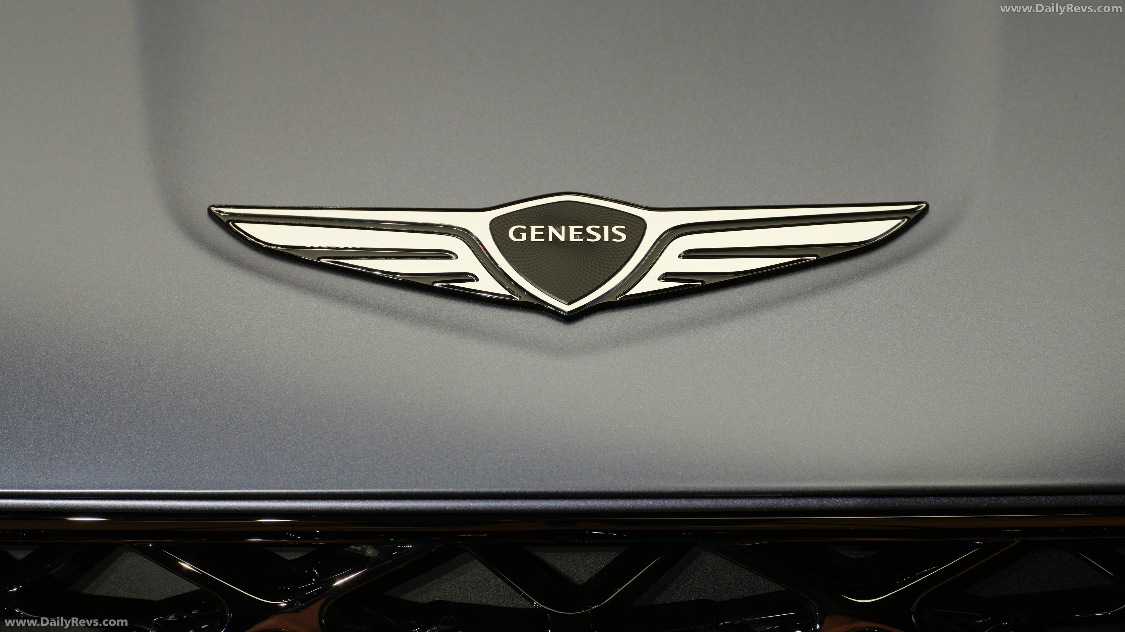 2026 Genesis GV70 Prestige Graphite Exterior