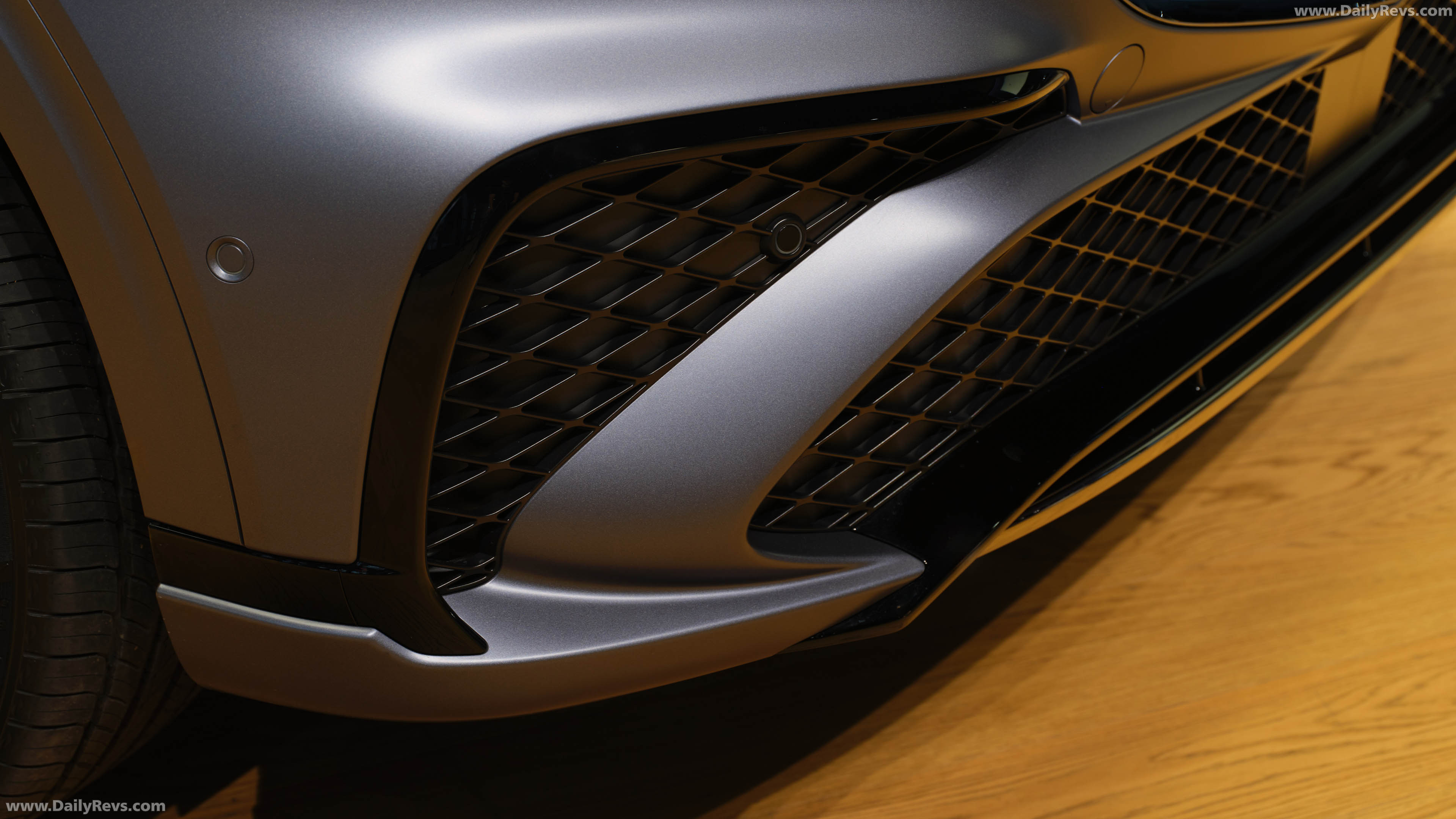 2026 Genesis GV70 Prestige Graphite Exterior