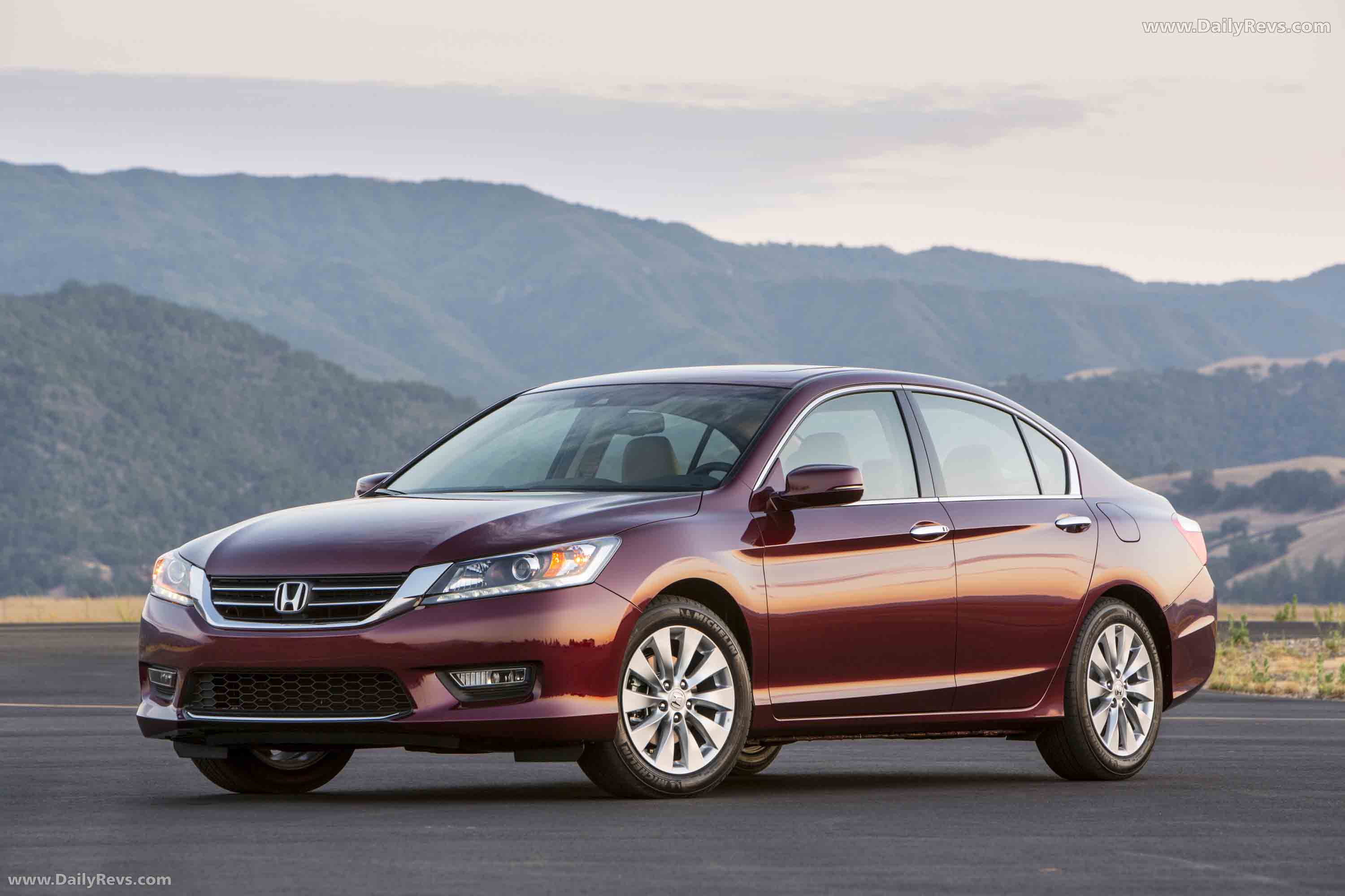 2013 Honda Accord Sedan Front View