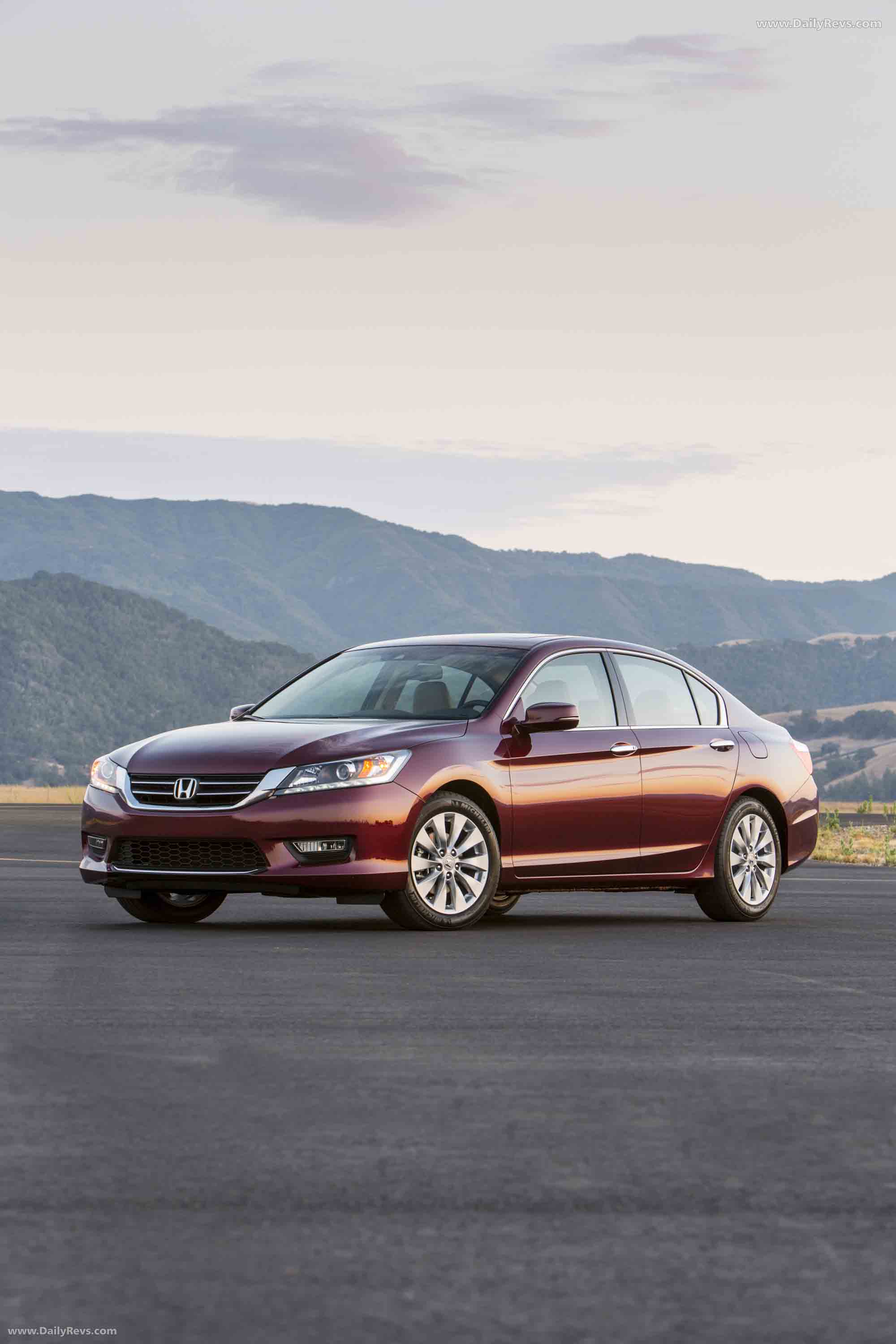2013 Honda Accord Sedan Front View