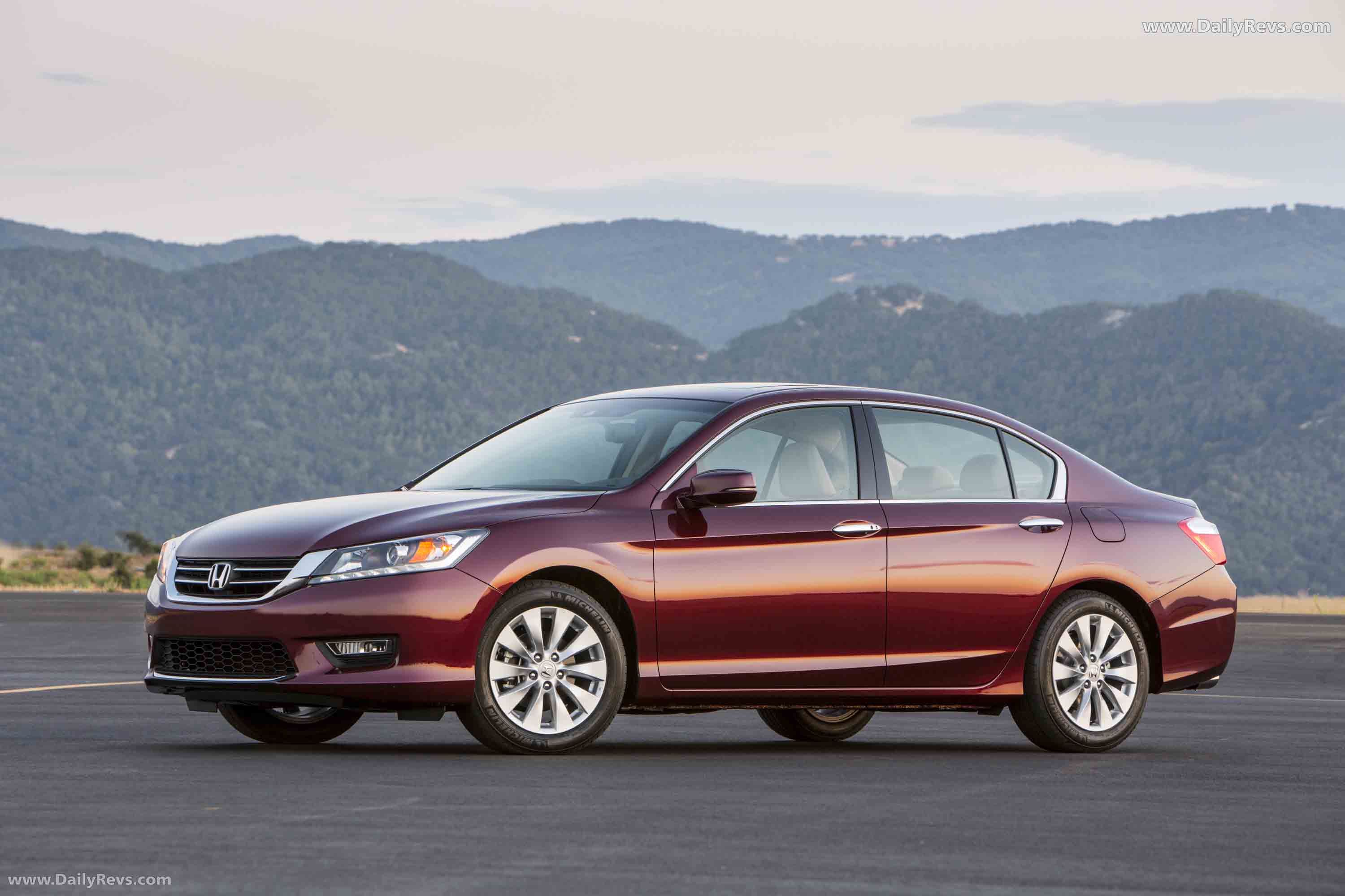 2013 Honda Accord Sedan Front View