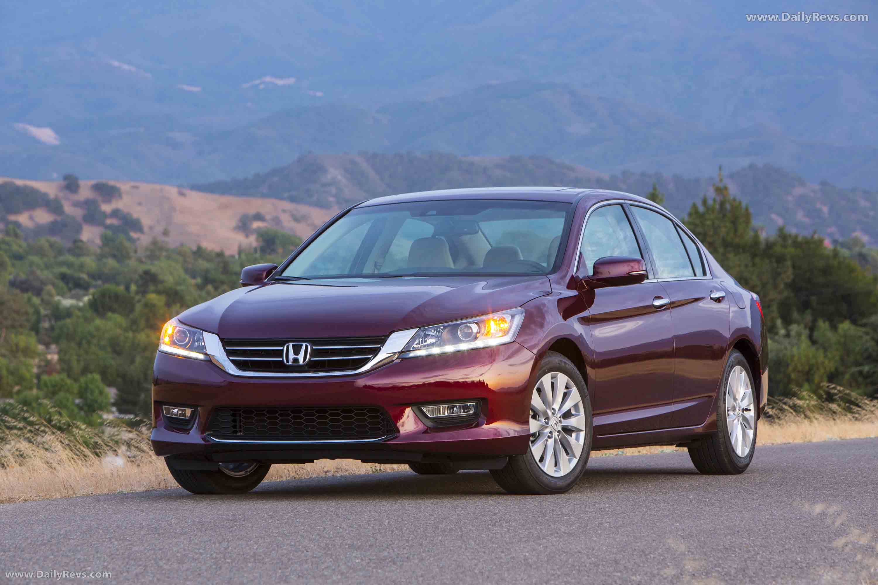 2013 Honda Accord Sedan Front View