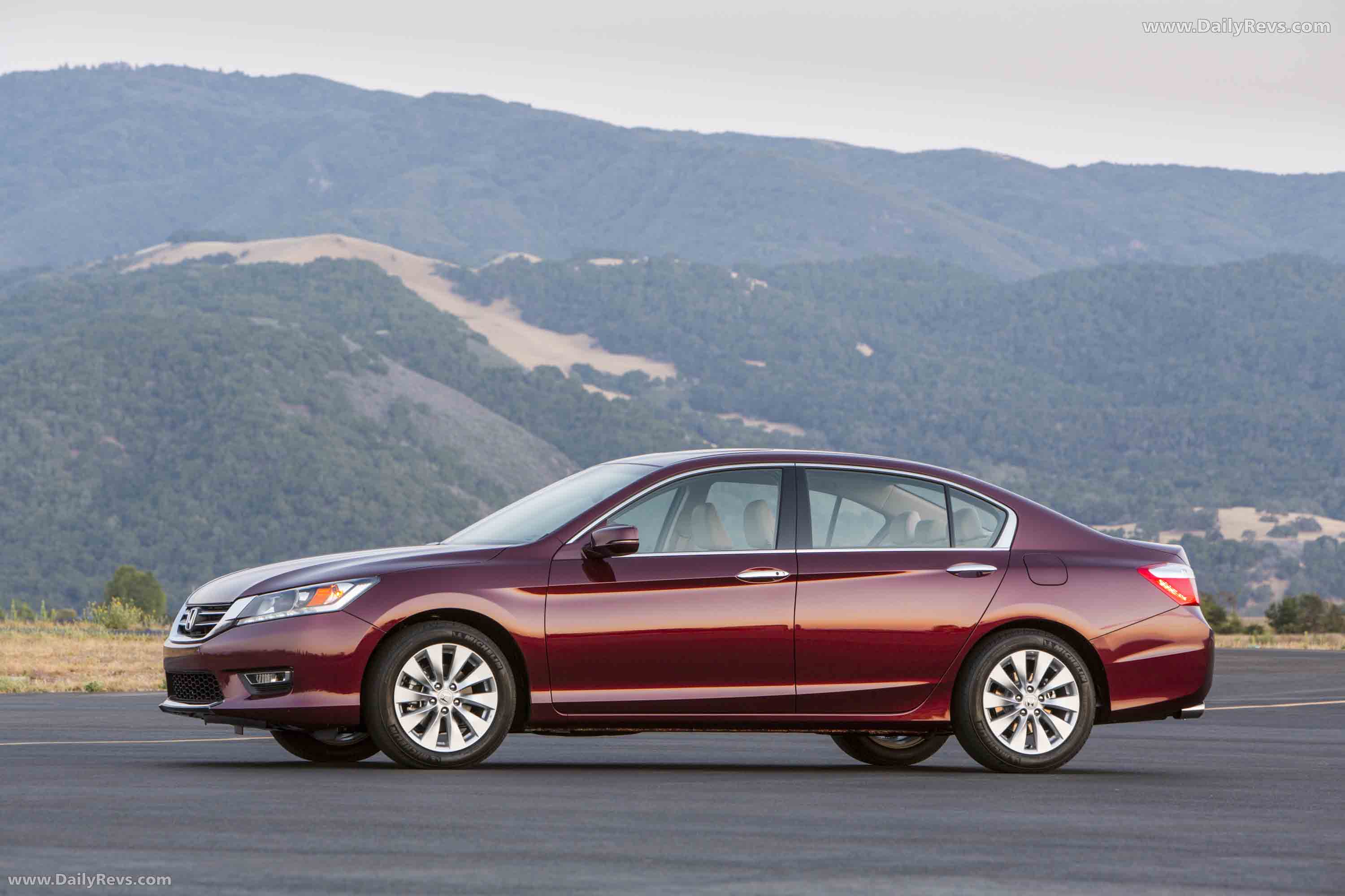 2013 Honda Accord Sedan Side View