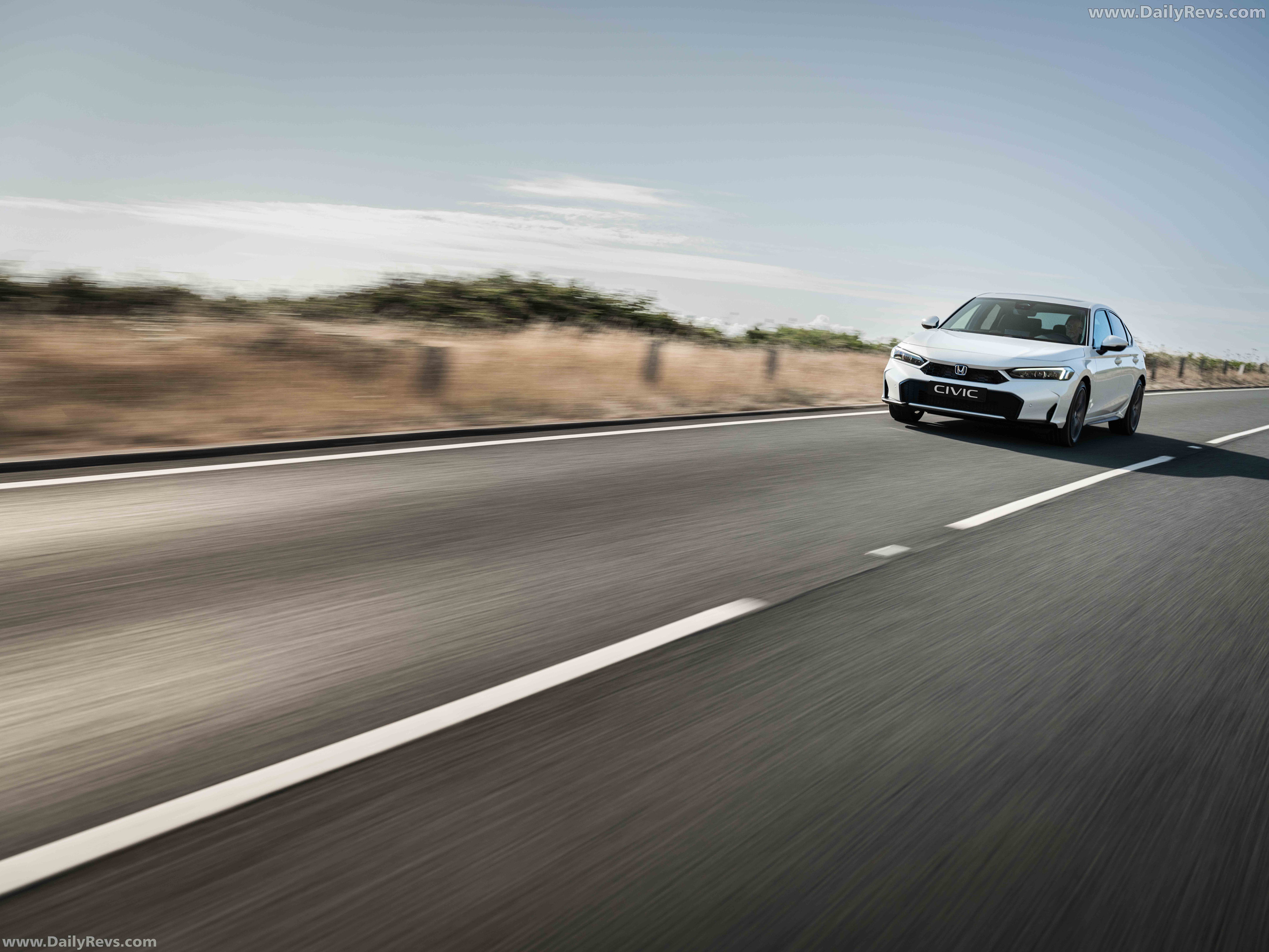 2025 Honda Civic eHEV European Version Front View