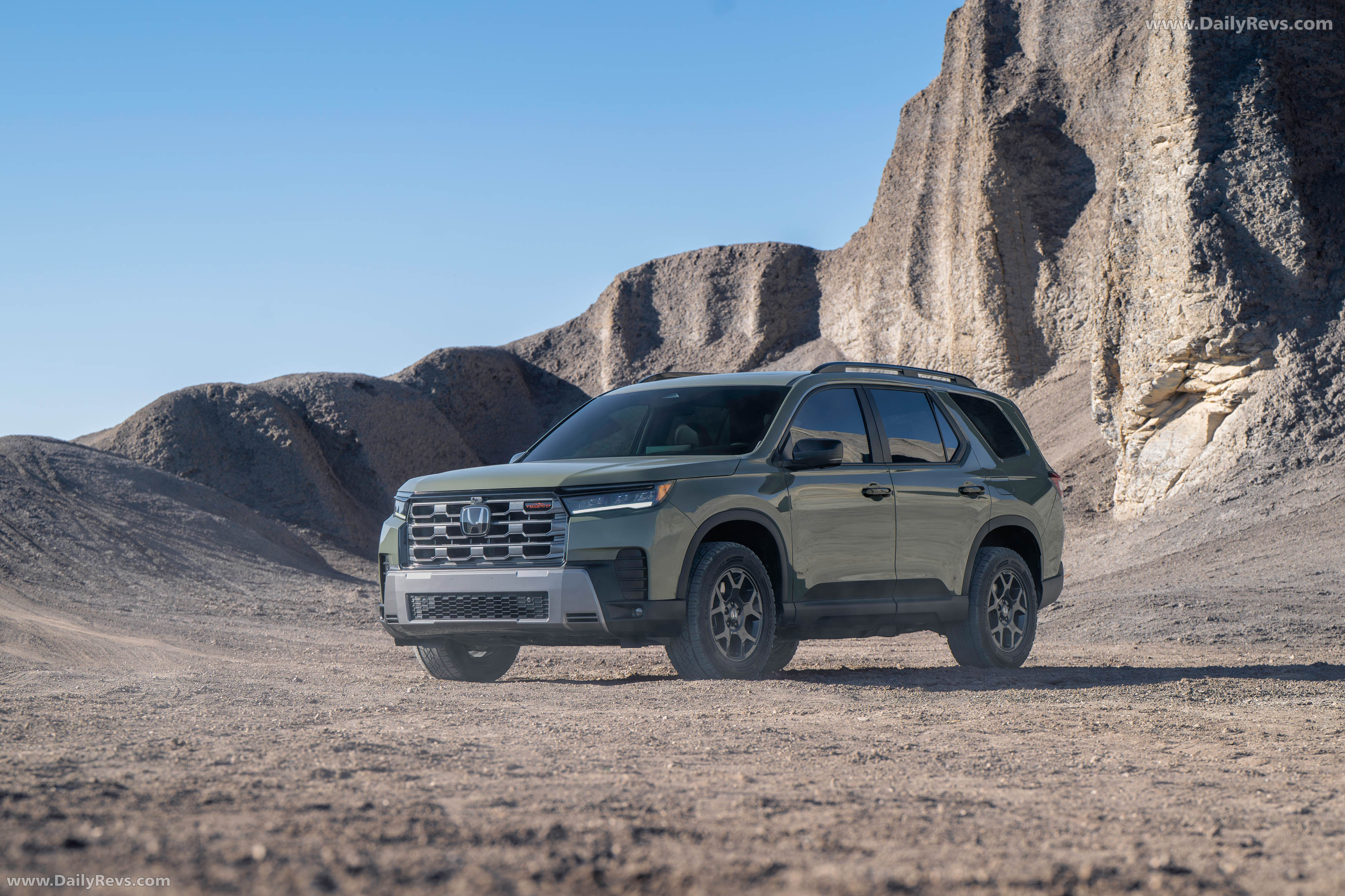 2026 Honda Pilot TrailSport Front View