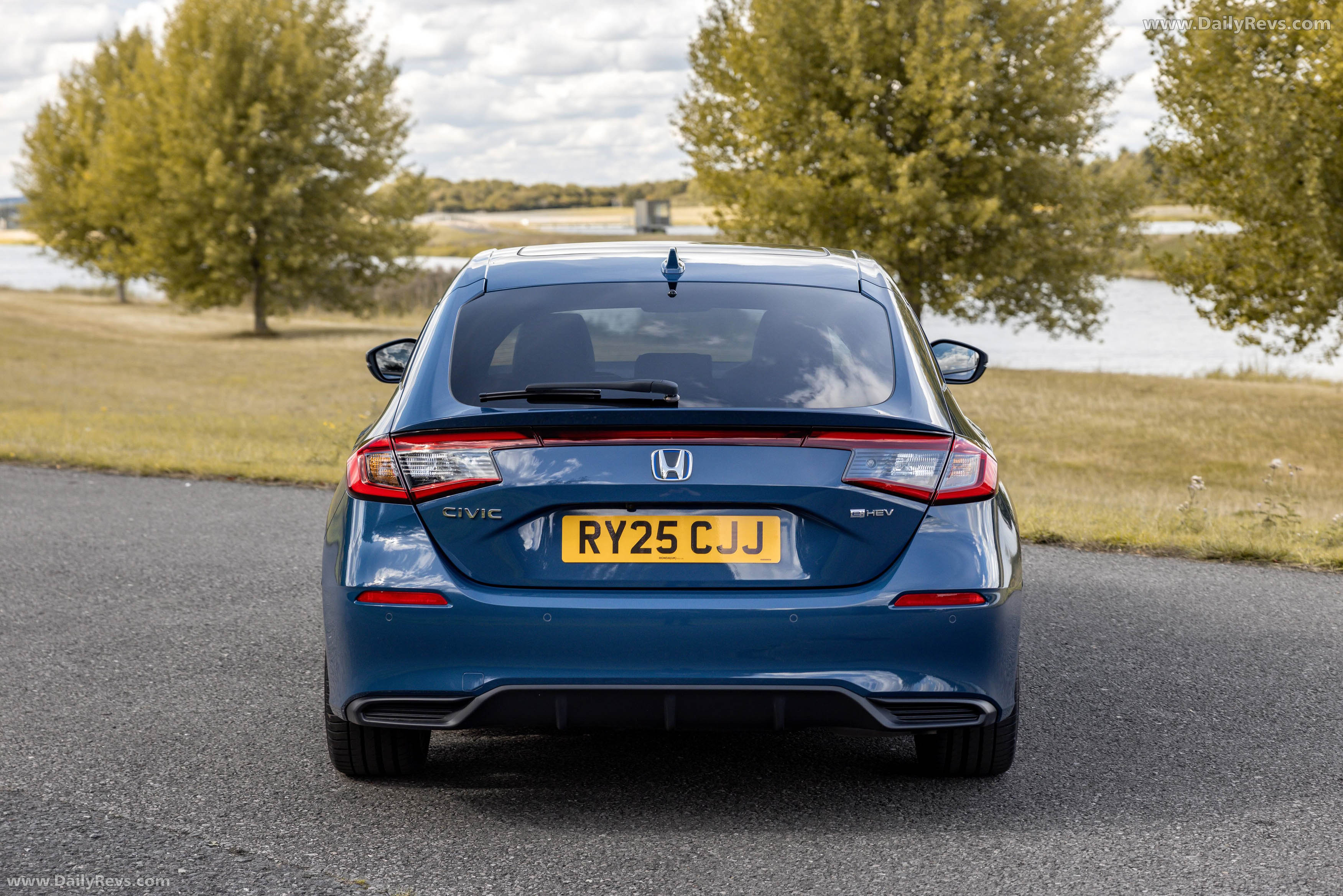 2025 Honda Civic eHEV UK Version Rear View