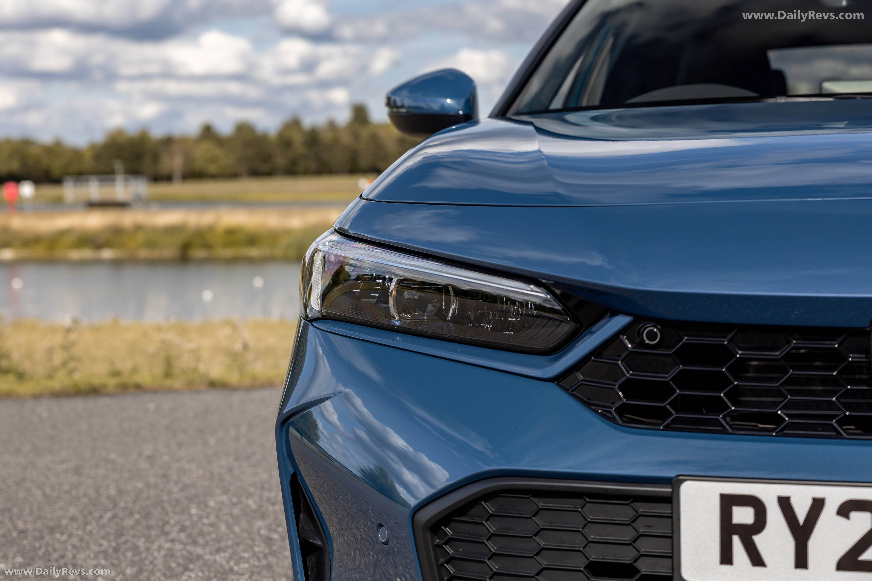 2025 Honda Civic eHEV UK Version Exterior