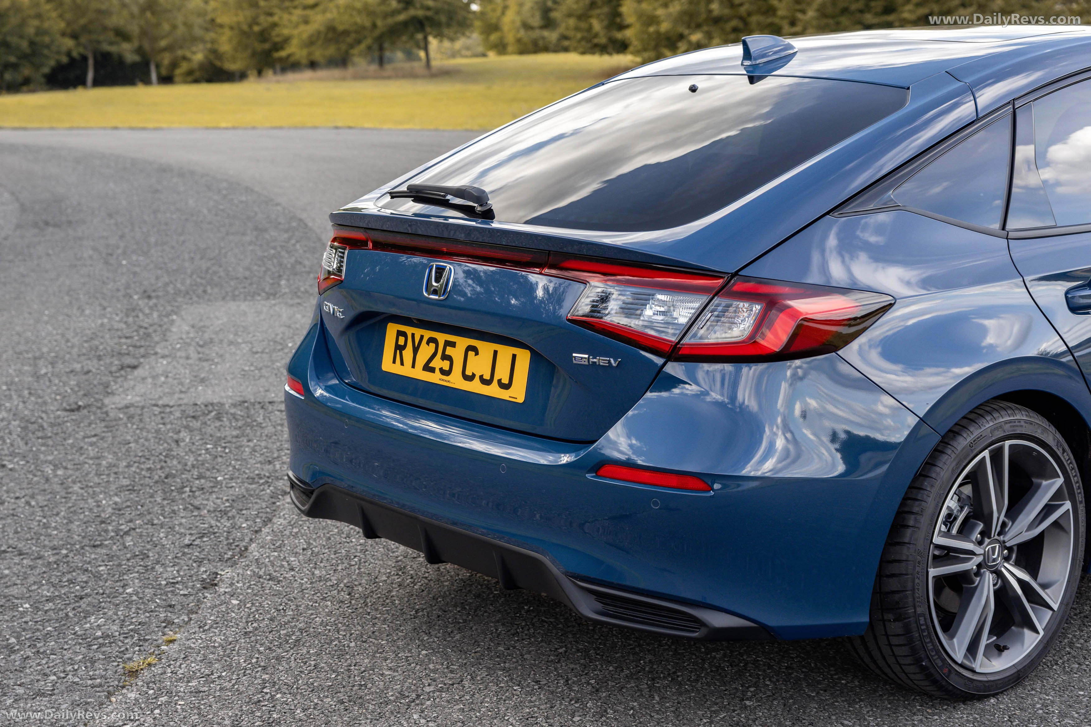 2025 Honda Civic eHEV UK Version Exterior
