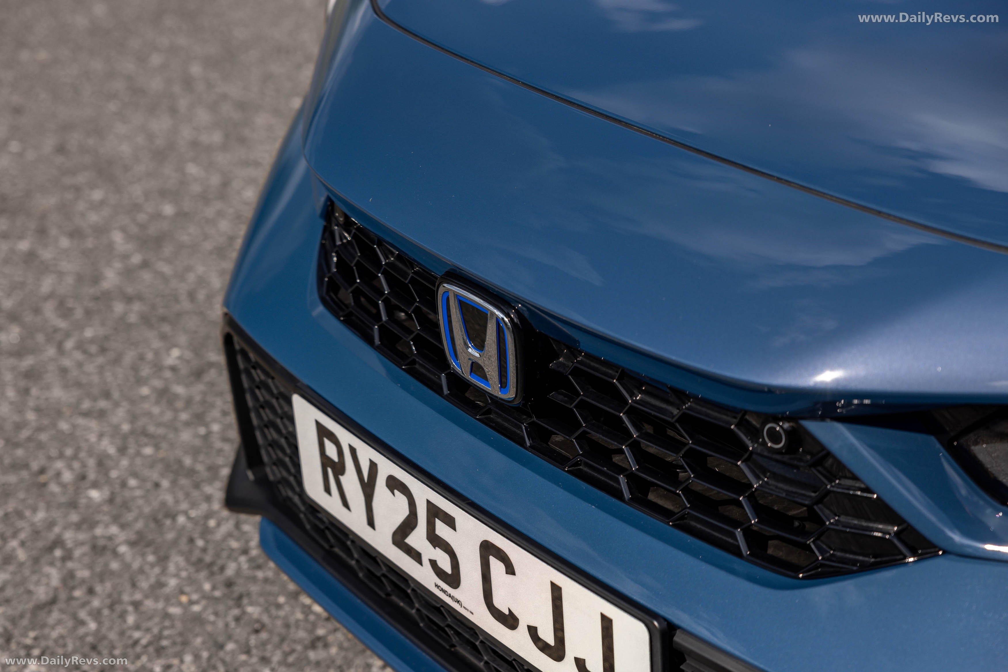 2025 Honda Civic eHEV UK Version Exterior