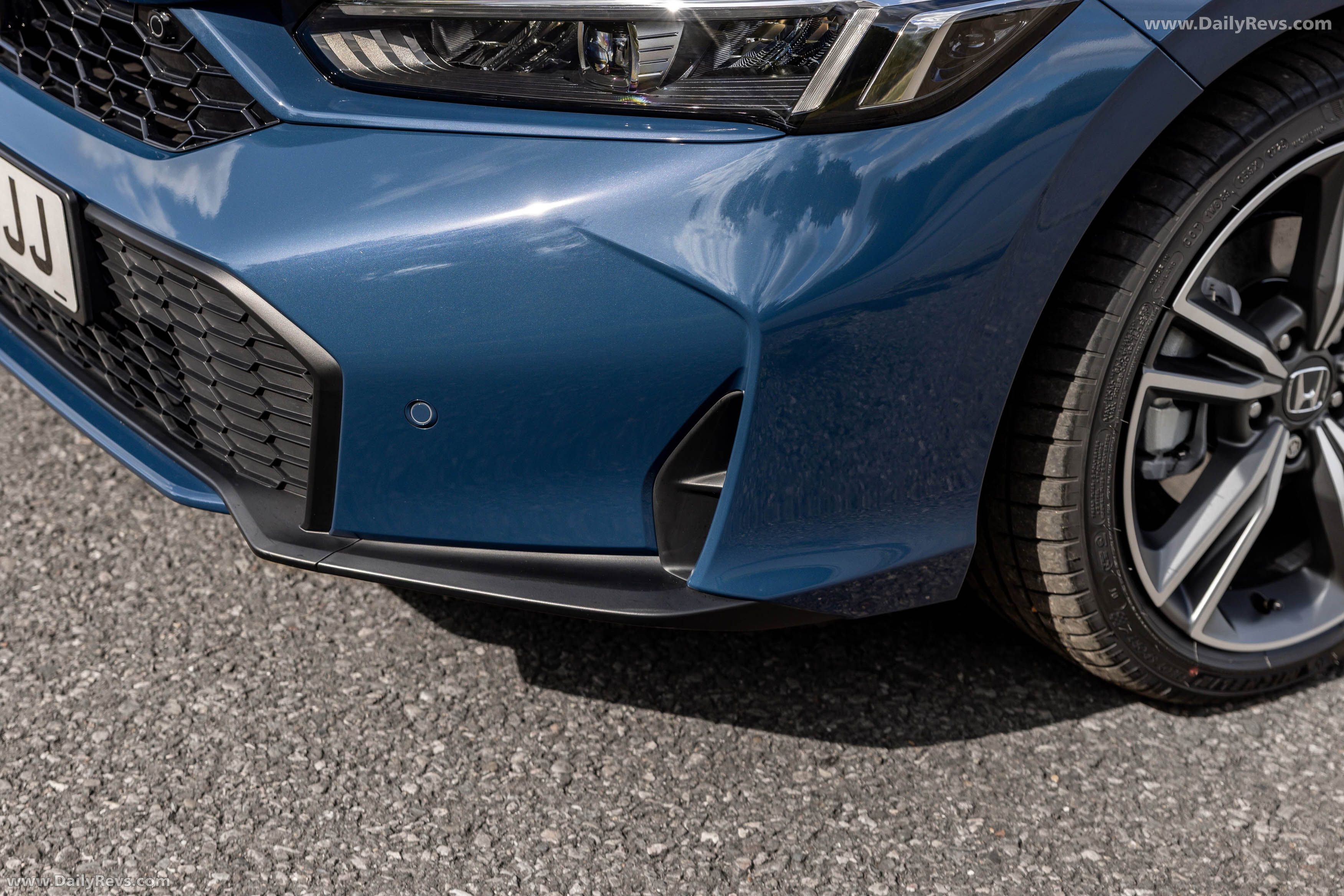 2025 Honda Civic eHEV UK Version Exterior