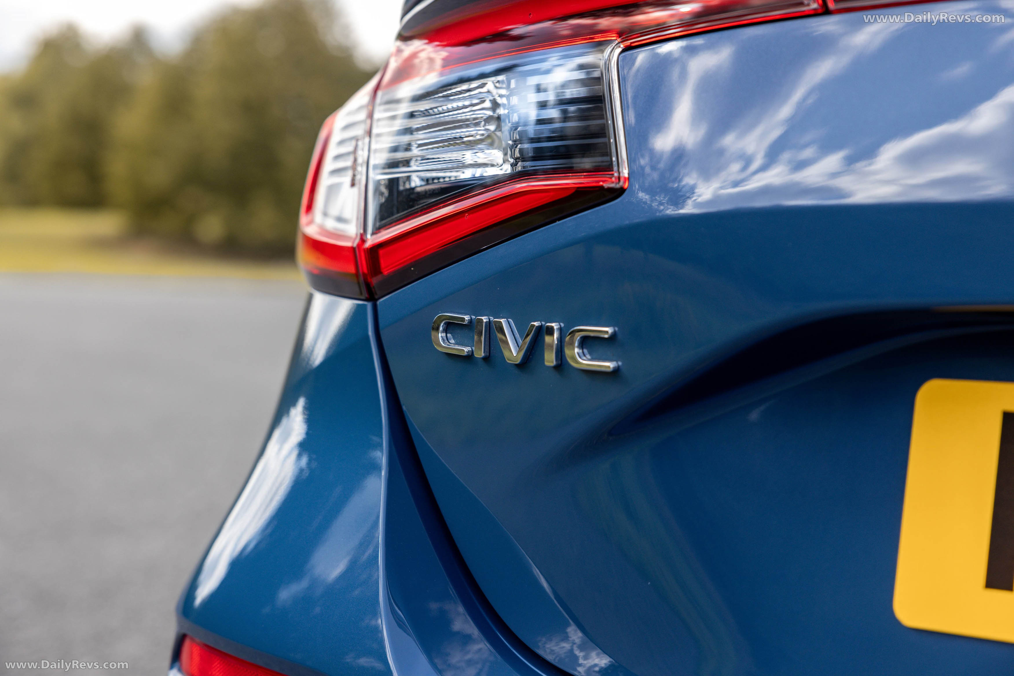 2025 Honda Civic eHEV UK Version Exterior