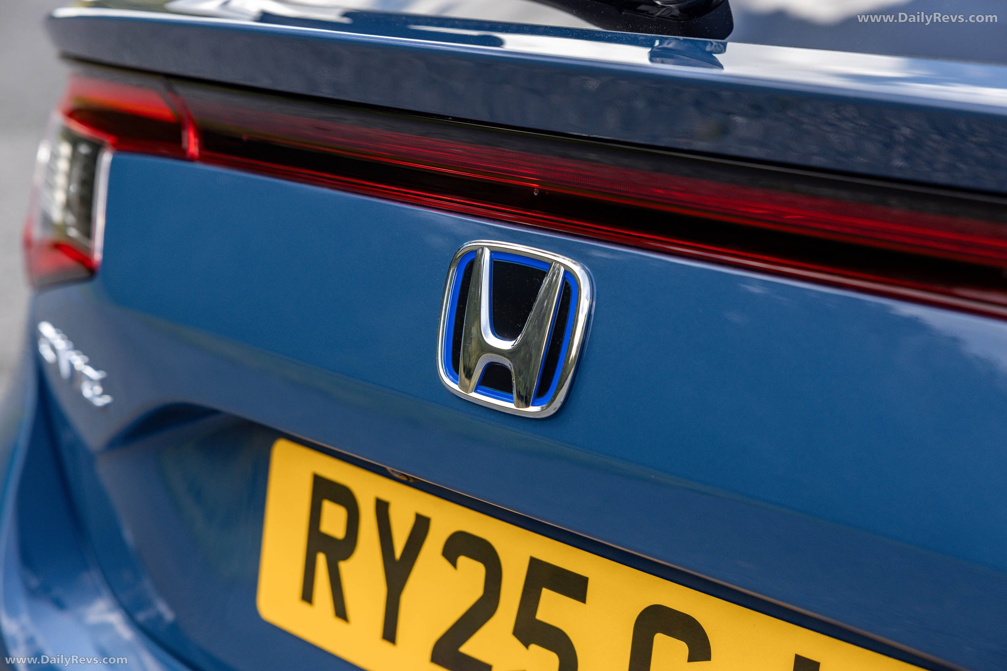 2025 Honda Civic eHEV UK Version Exterior