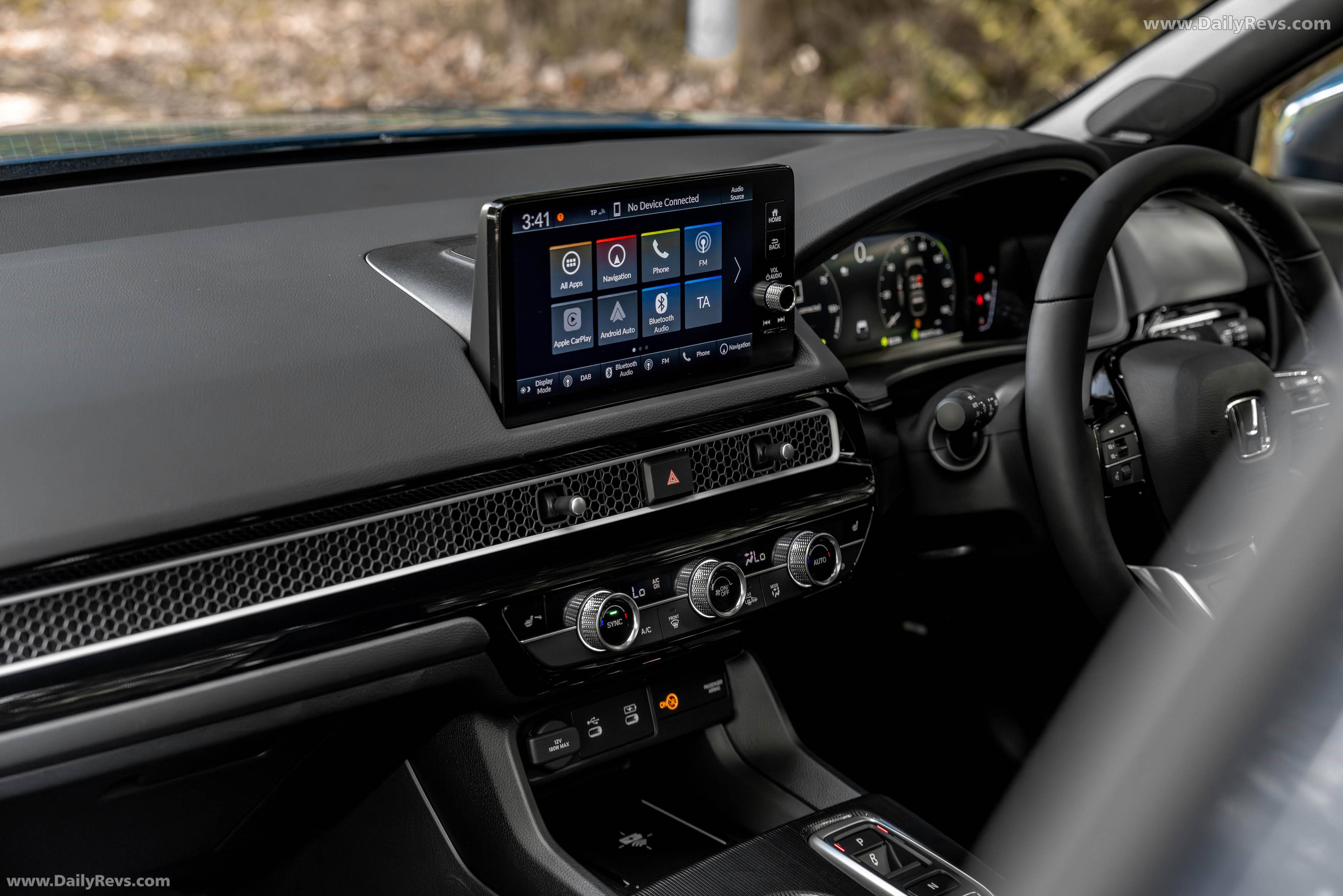 2025 Honda Civic eHEV UK Version Interior
