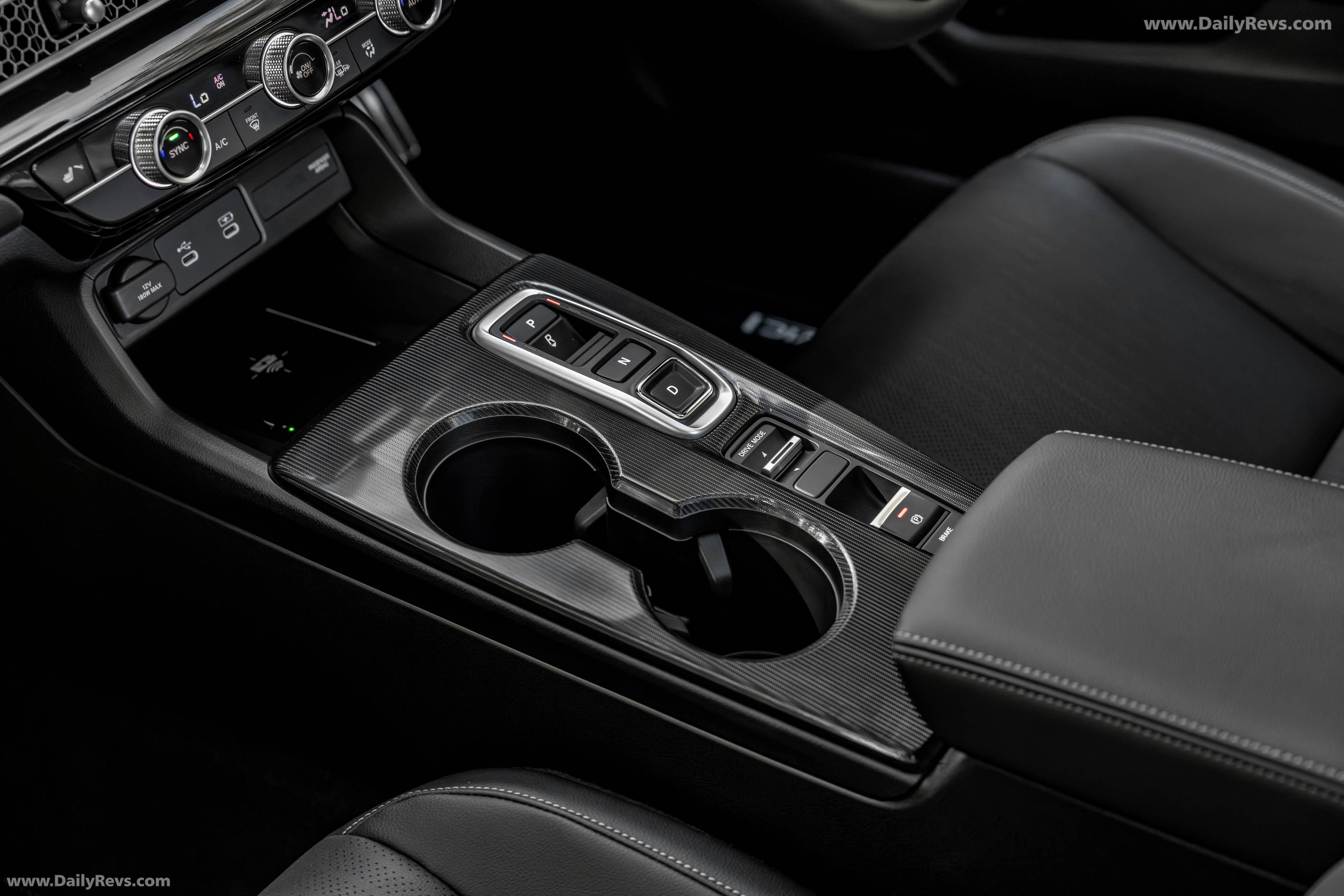 2025 Honda Civic eHEV UK Version Interior
