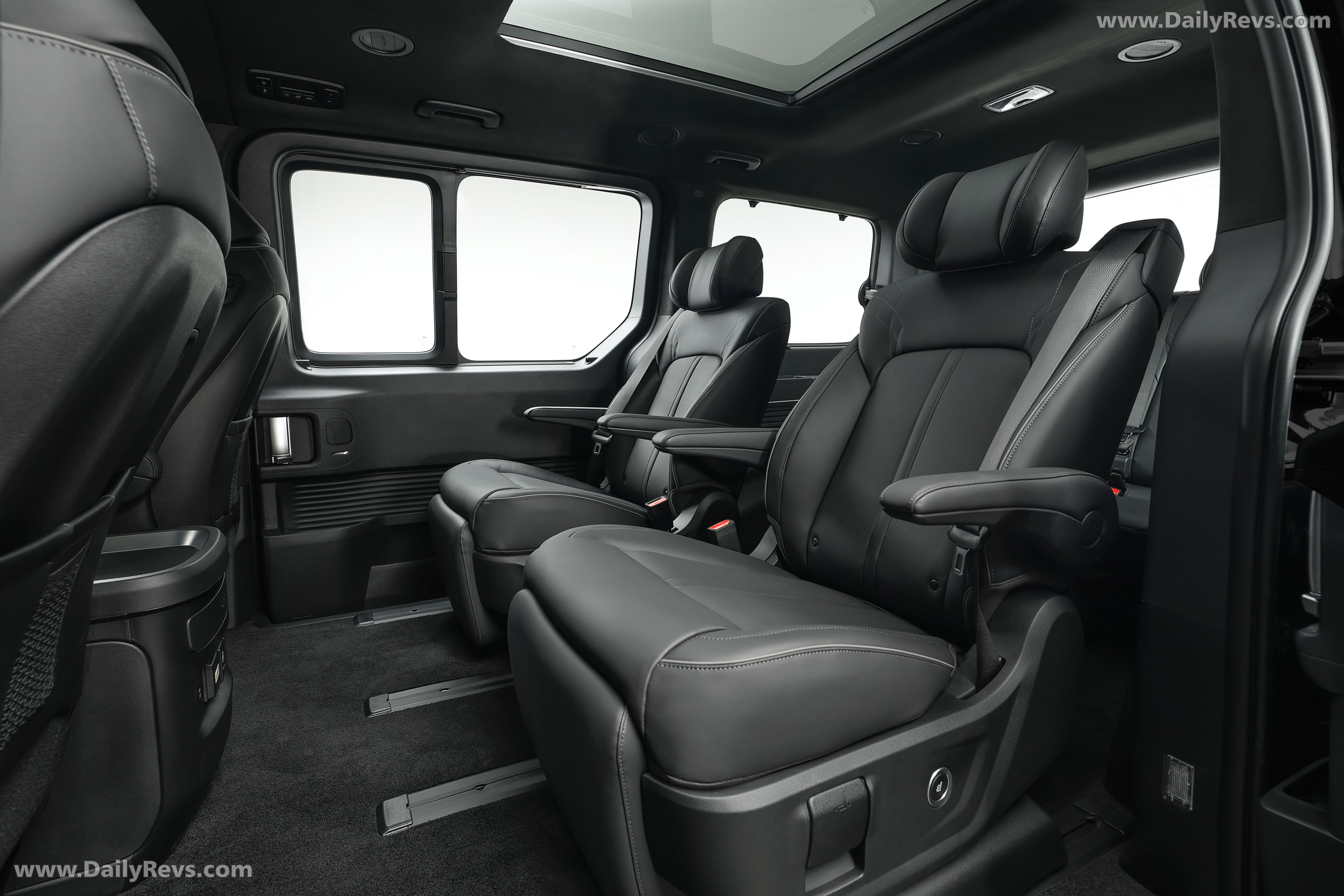 2027 Hyundai Staria Interior