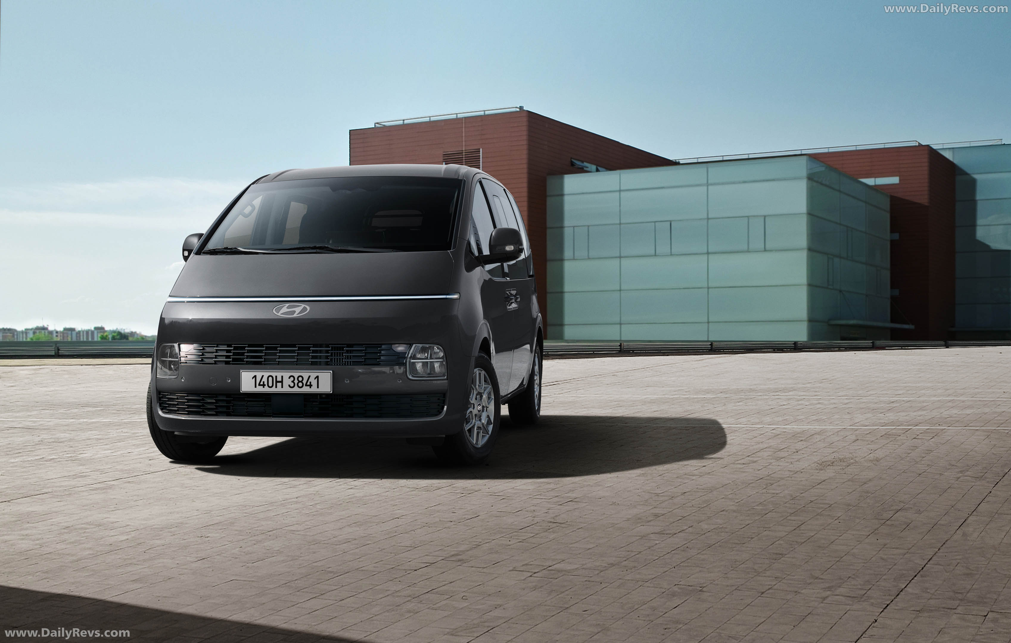 2027 Hyundai Staria Load Premium Front View
