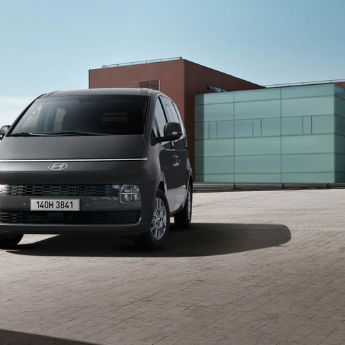 2027 Hyundai Staria Load Premium Front View