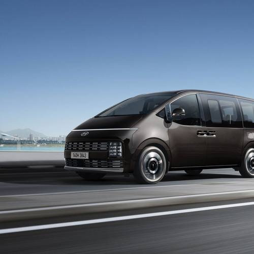 2027 Hyundai Staria Lounge Side View