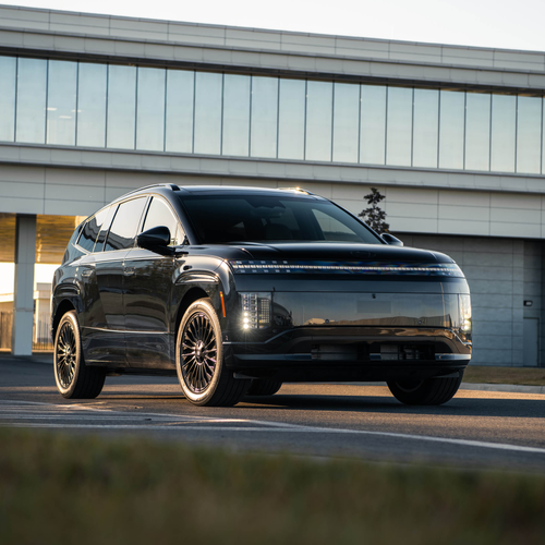 2027 Hyundai Ioniq 9 Calligraphy Black Ink Front View