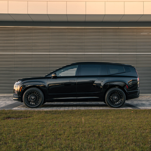 2027 Hyundai Ioniq 9 Calligraphy Black Ink Side View