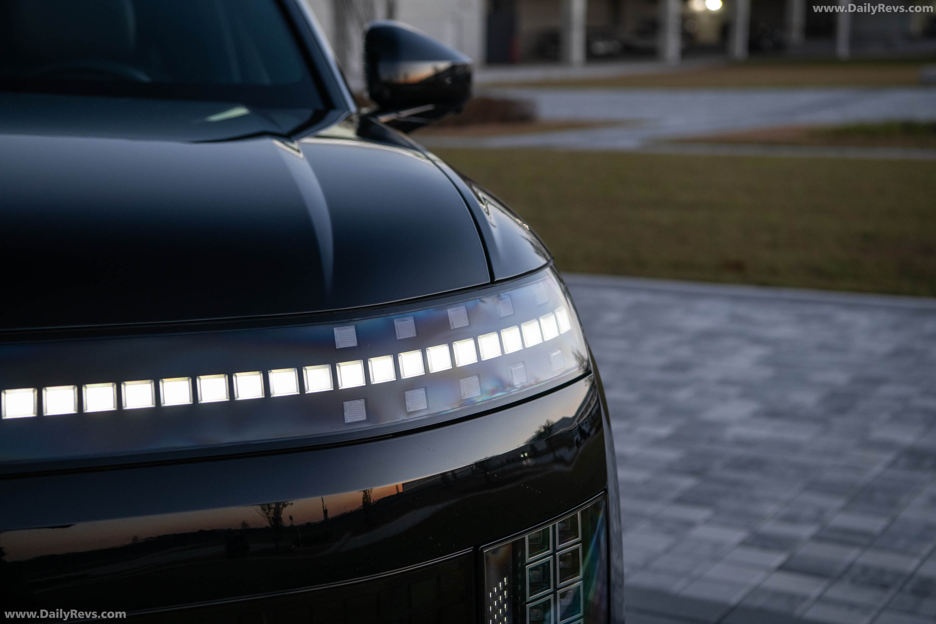 2027 Hyundai Ioniq 9 Calligraphy Black Ink Exterior