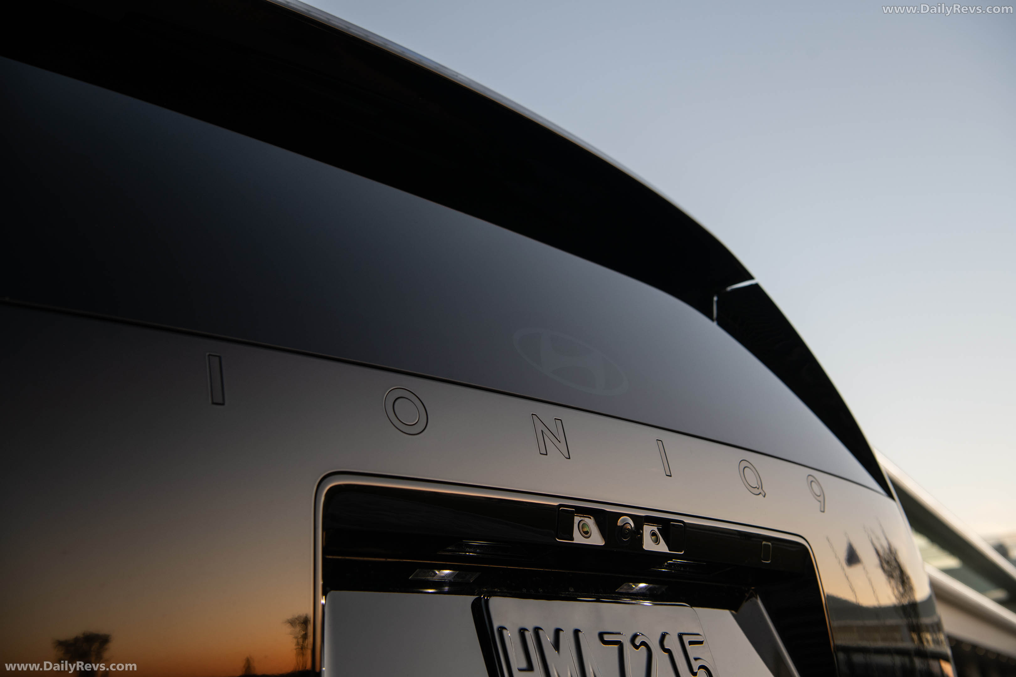 2027 Hyundai Ioniq 9 Calligraphy Black Ink Exterior