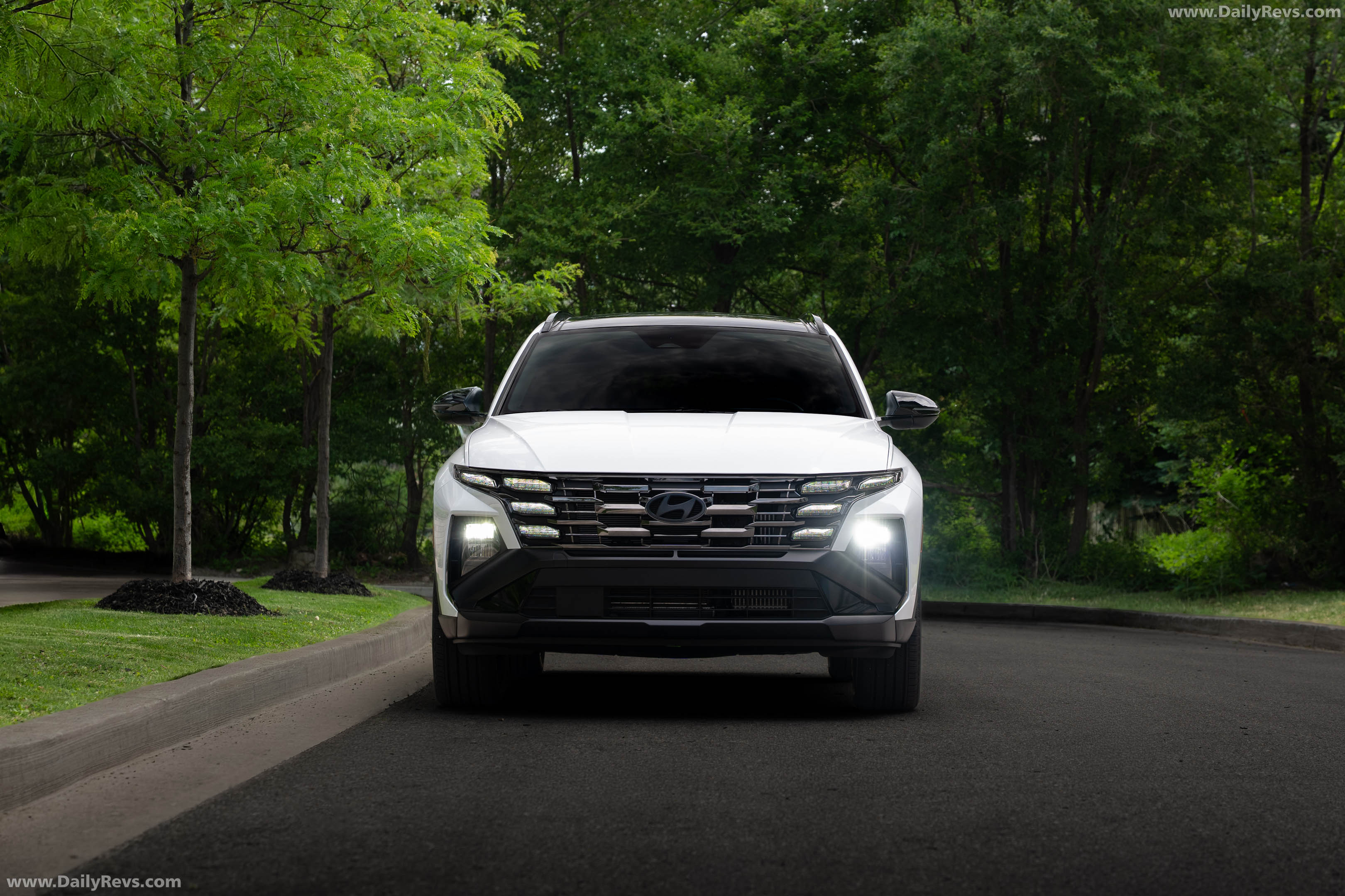 2026 Hyundai Tucson Hybrid Night Edition Front View