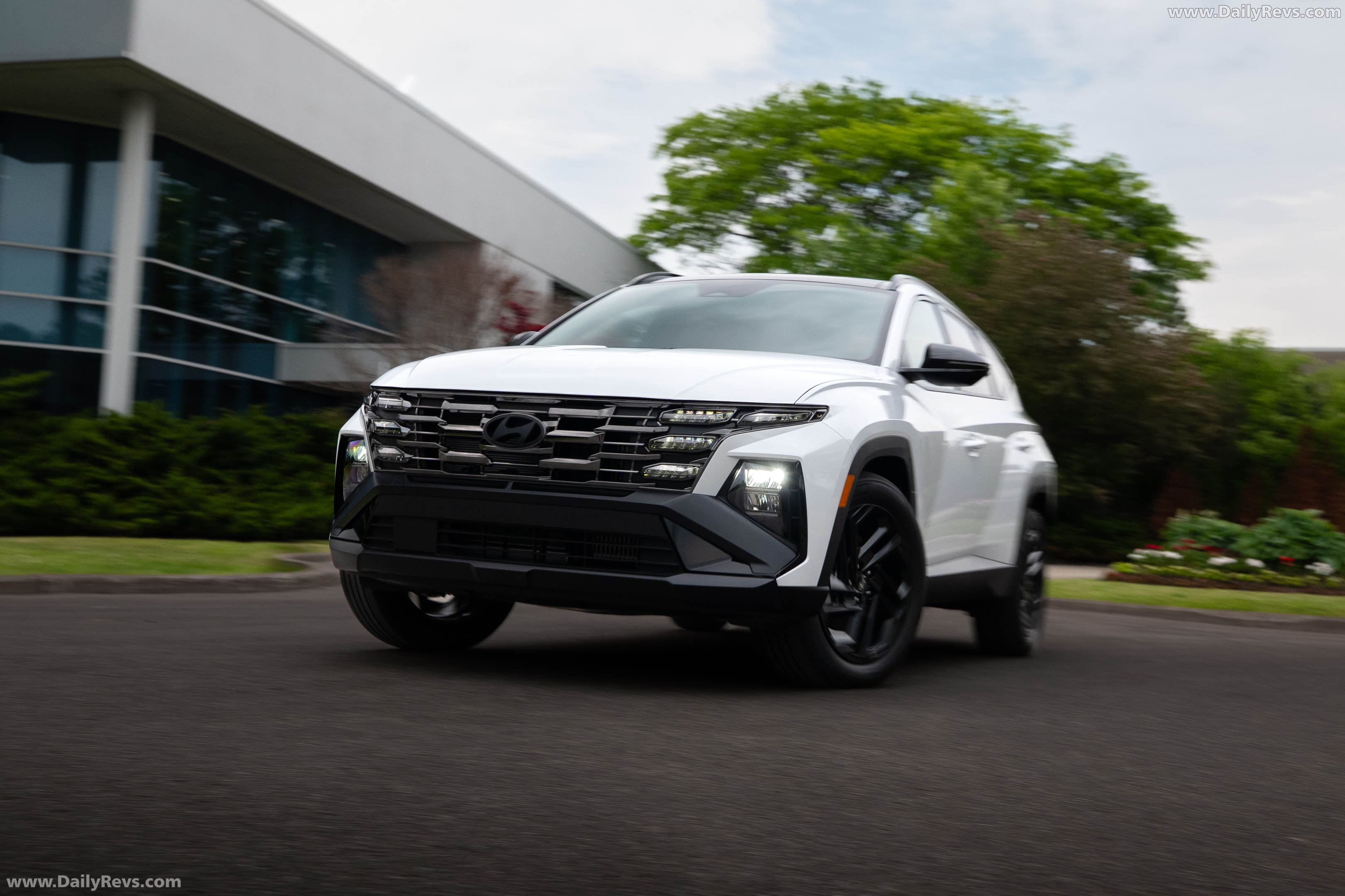 2026 Hyundai Tucson Hybrid Night Edition Front View