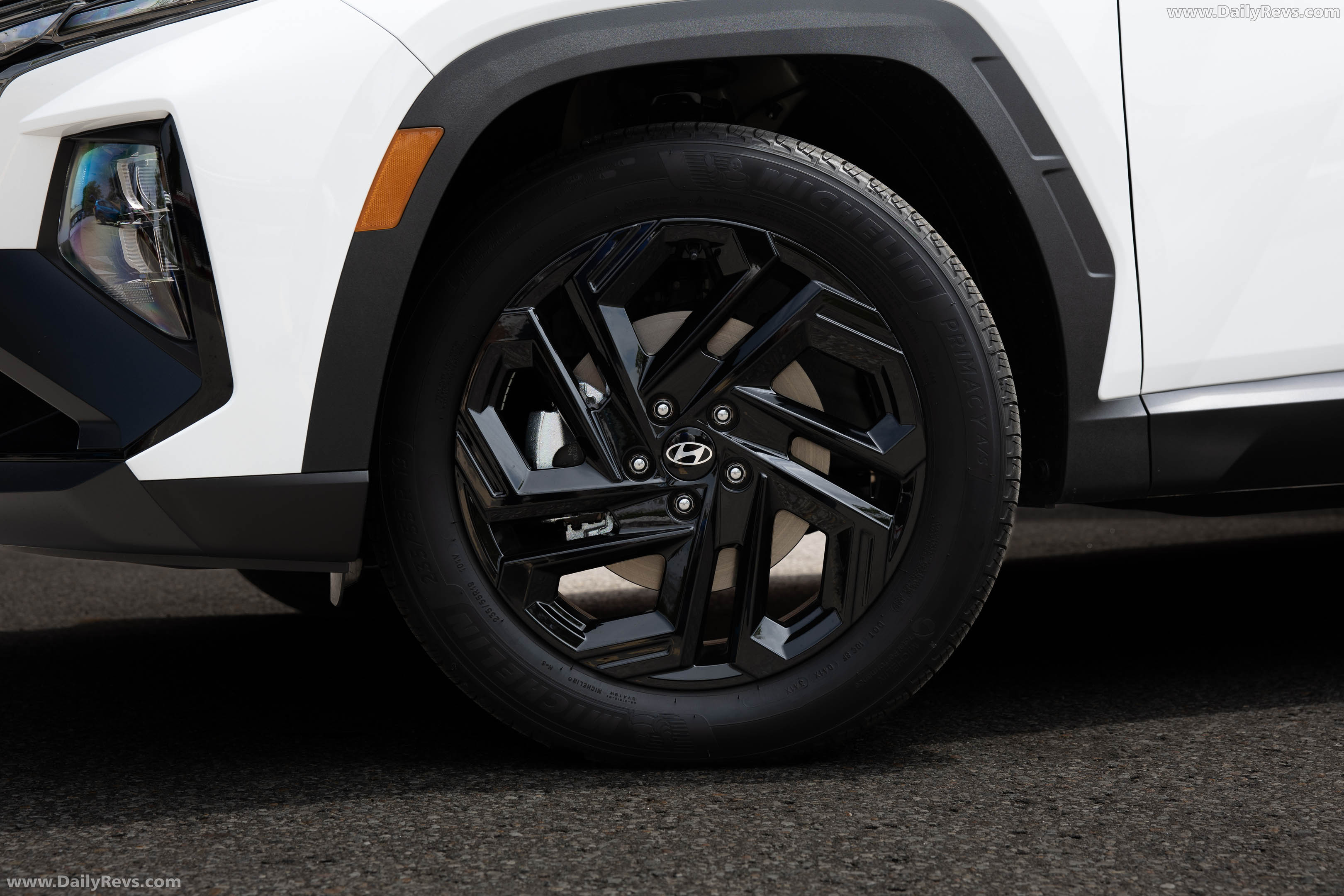 2026 Hyundai Tucson Hybrid Night Edition Exterior