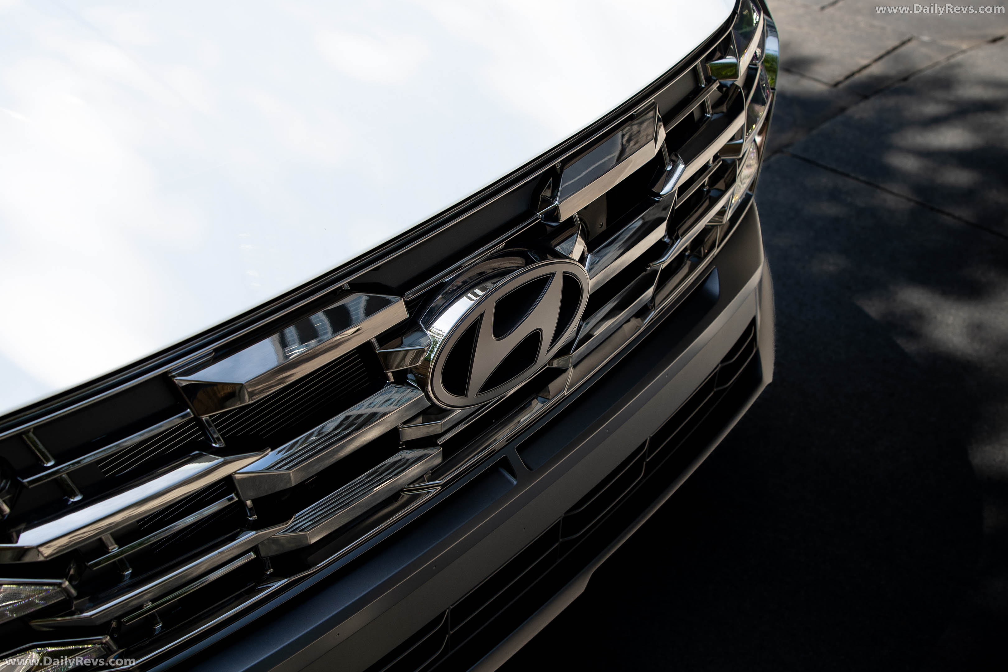 2026 Hyundai Tucson Hybrid Night Edition Exterior