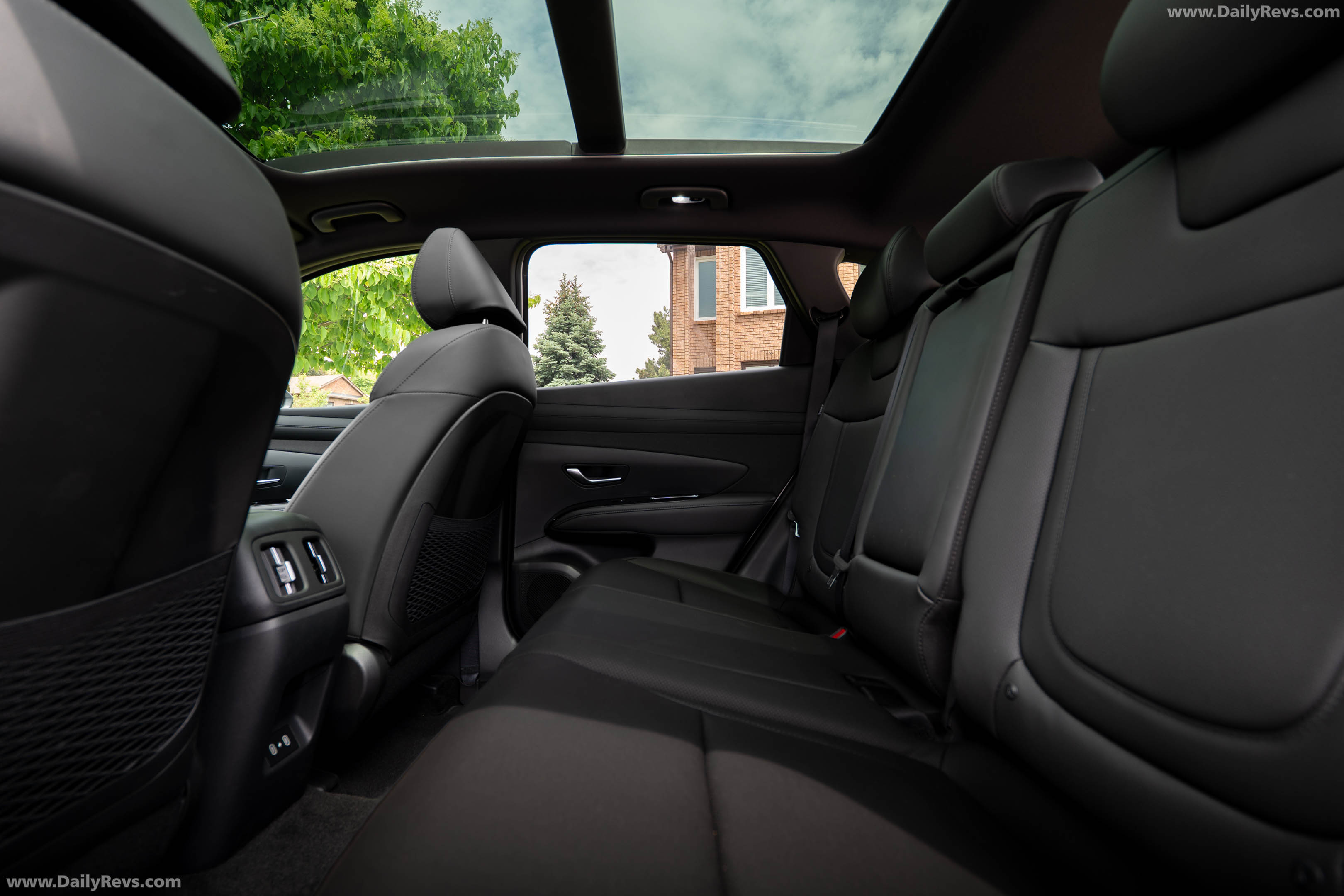 2026 Hyundai Tucson Hybrid Night Edition Interior