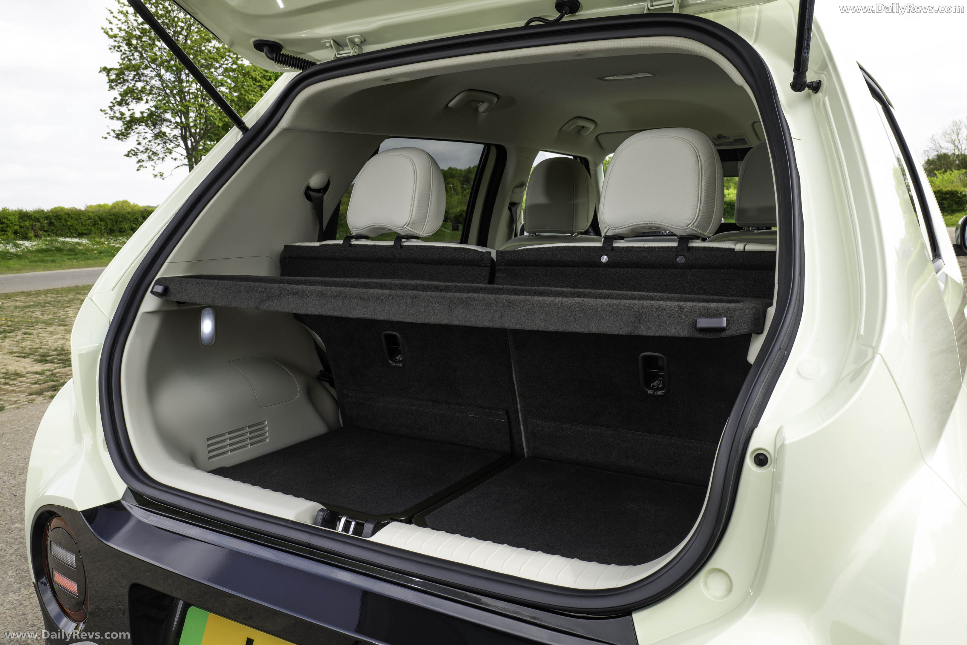 2025 Hyundai Inster UK Version Interior