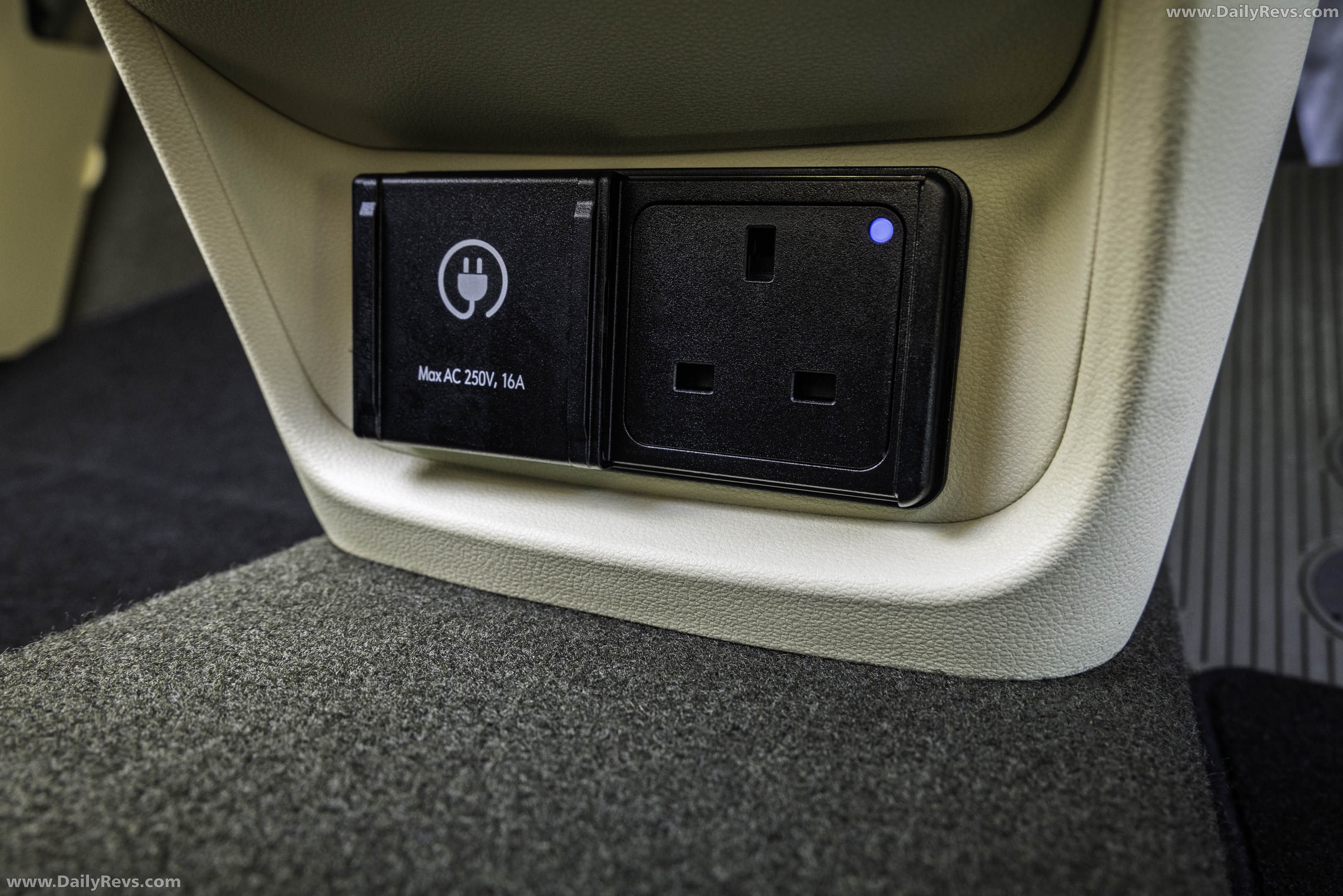2025 Hyundai Inster UK Version Interior