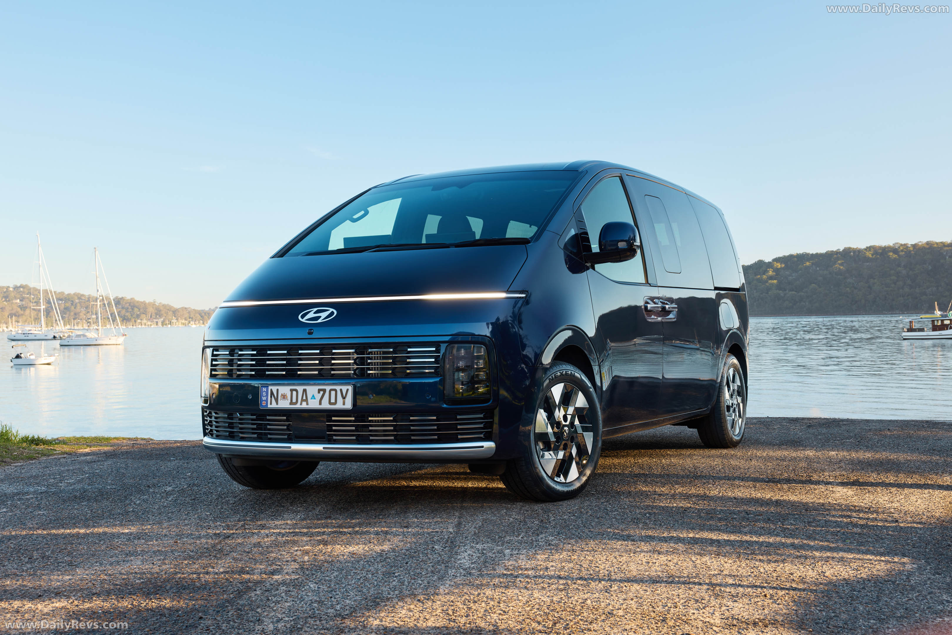 2027 Hyundai Staria Lounge Australian Version Front View