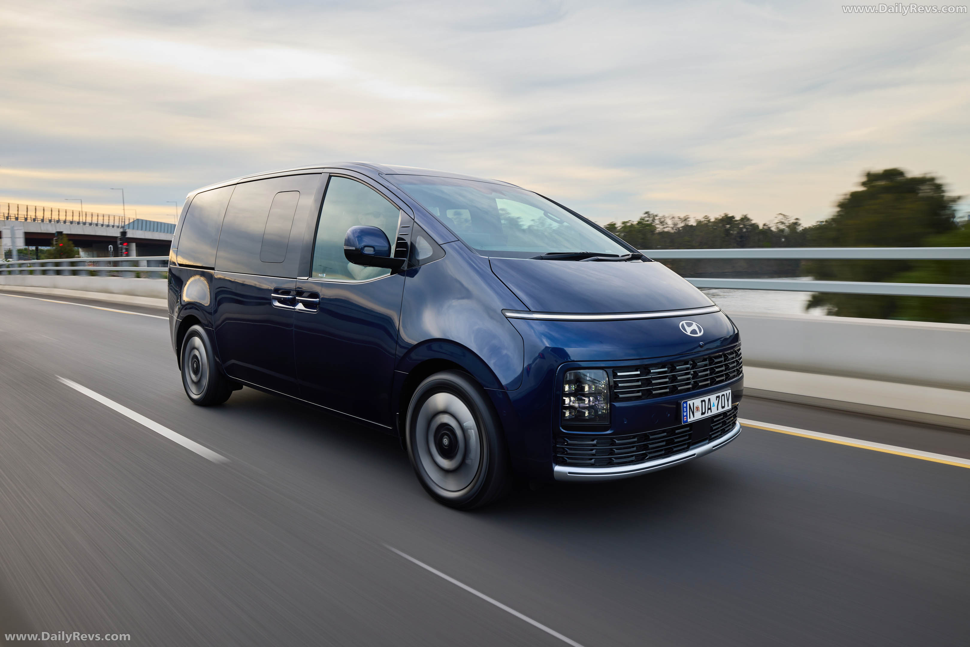 2027 Hyundai Staria Lounge Australian Version Front View