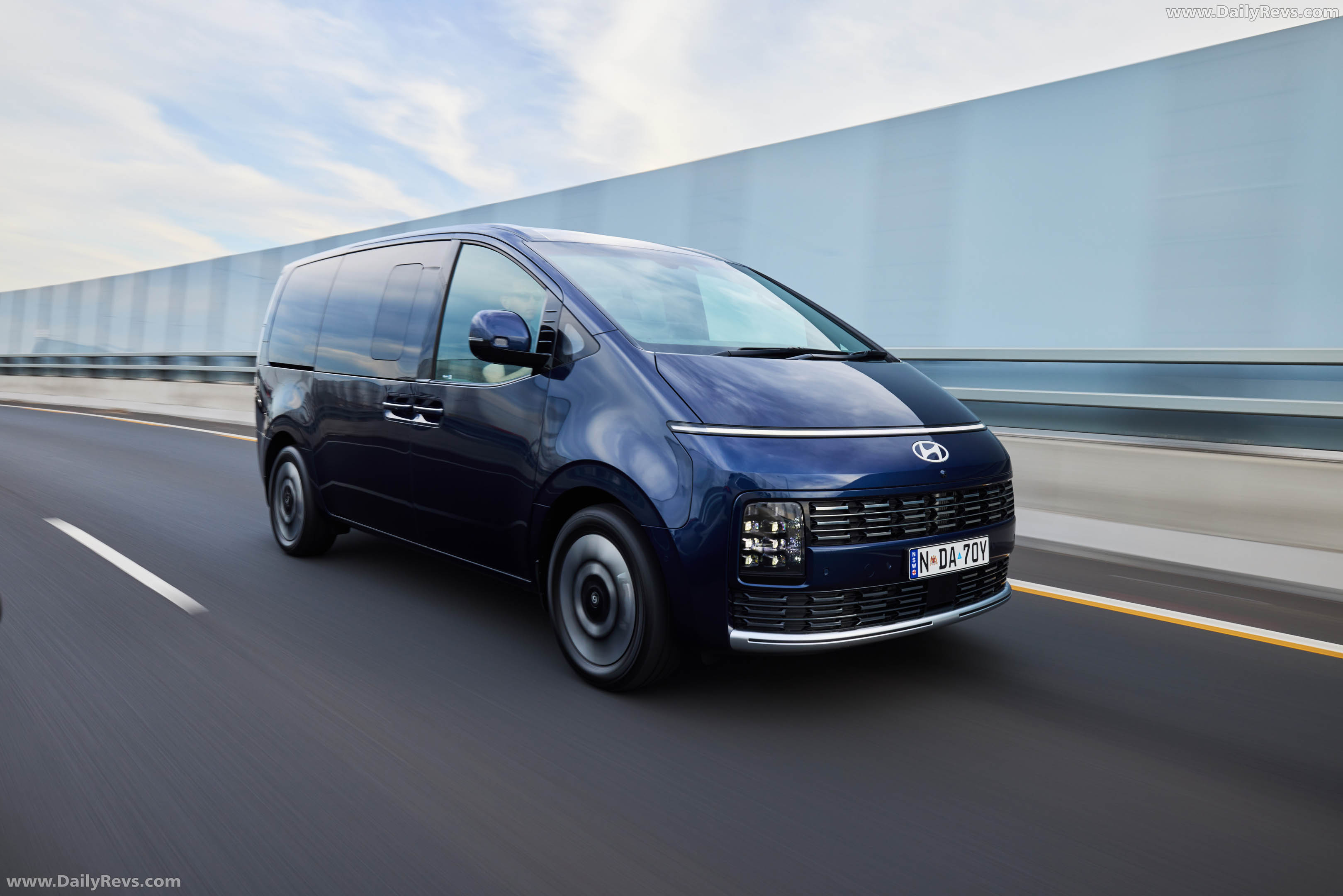 2027 Hyundai Staria Lounge Australian Version Front View