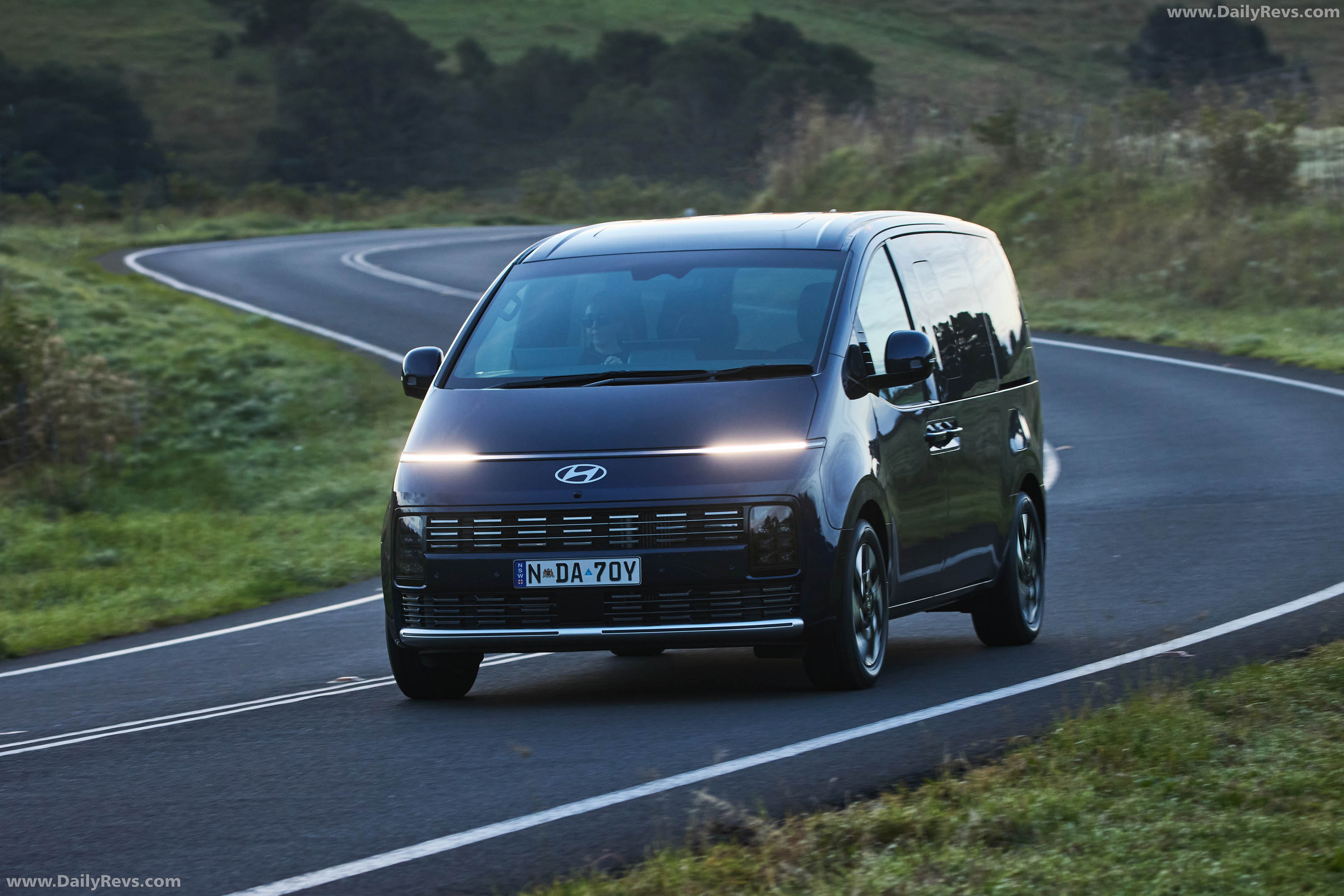 2027 Hyundai Staria Lounge Australian Version Front View