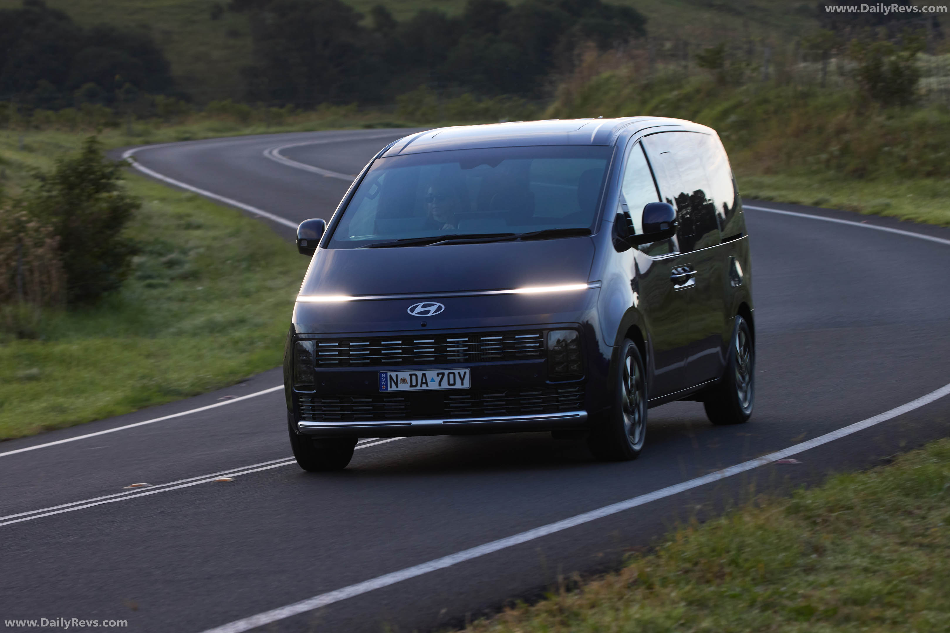2027 Hyundai Staria Lounge Australian Version Front View