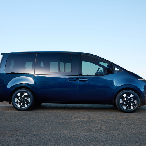 2027 Hyundai Staria Lounge Australian Version Side View