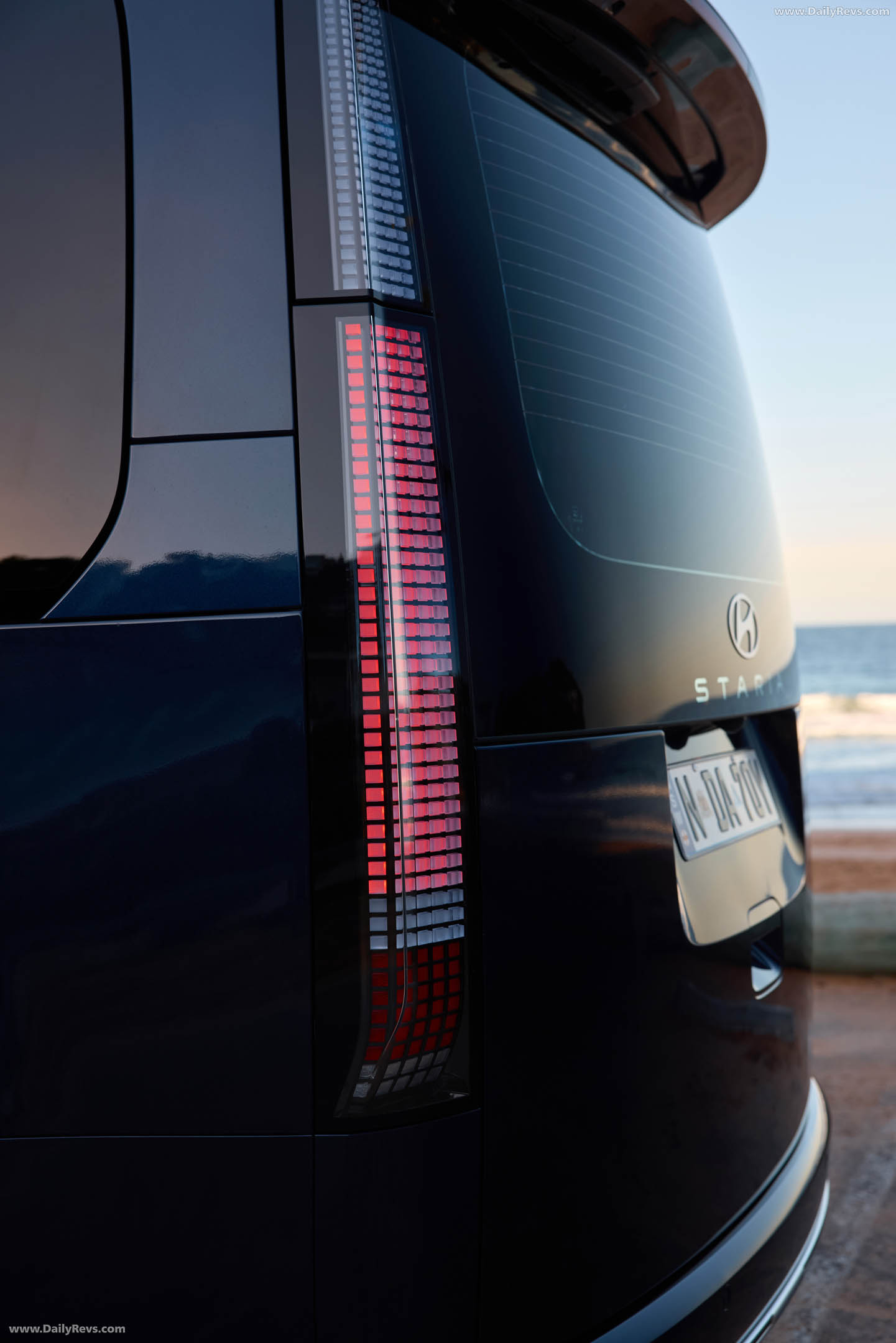2027 Hyundai Staria Lounge Australian Version Exterior