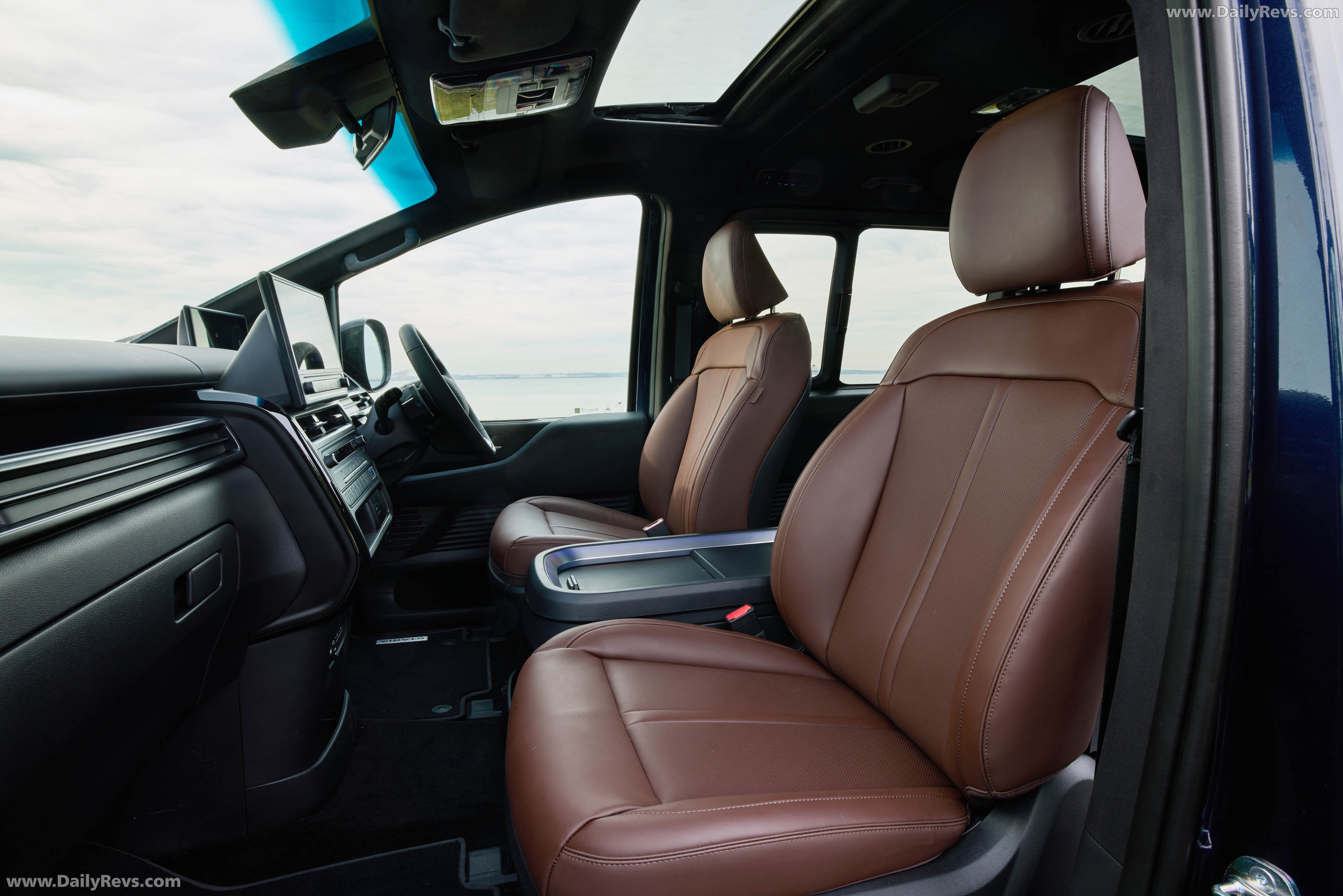 2027 Hyundai Staria Lounge Australian Version Interior
