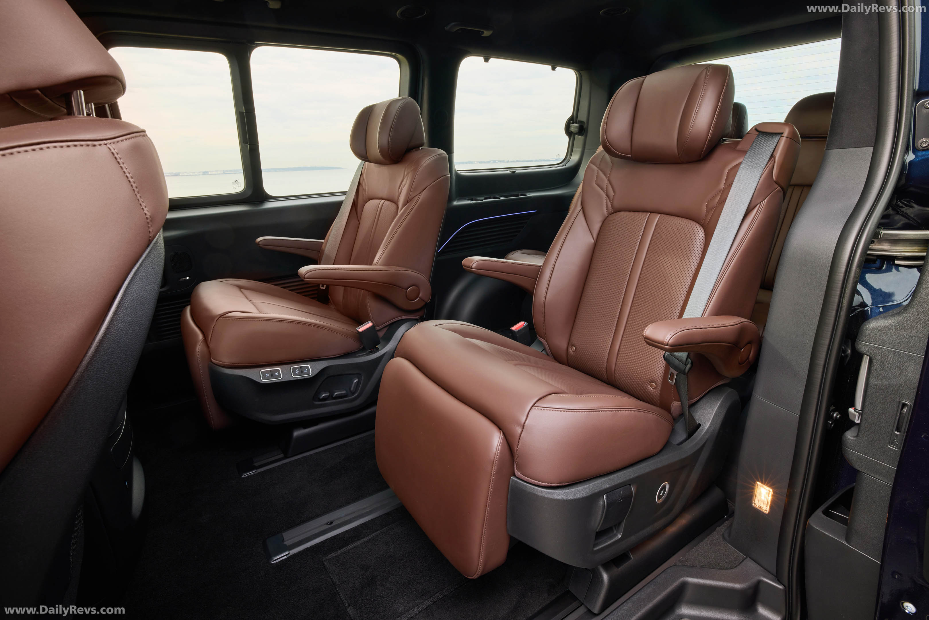 2027 Hyundai Staria Lounge Australian Version Interior